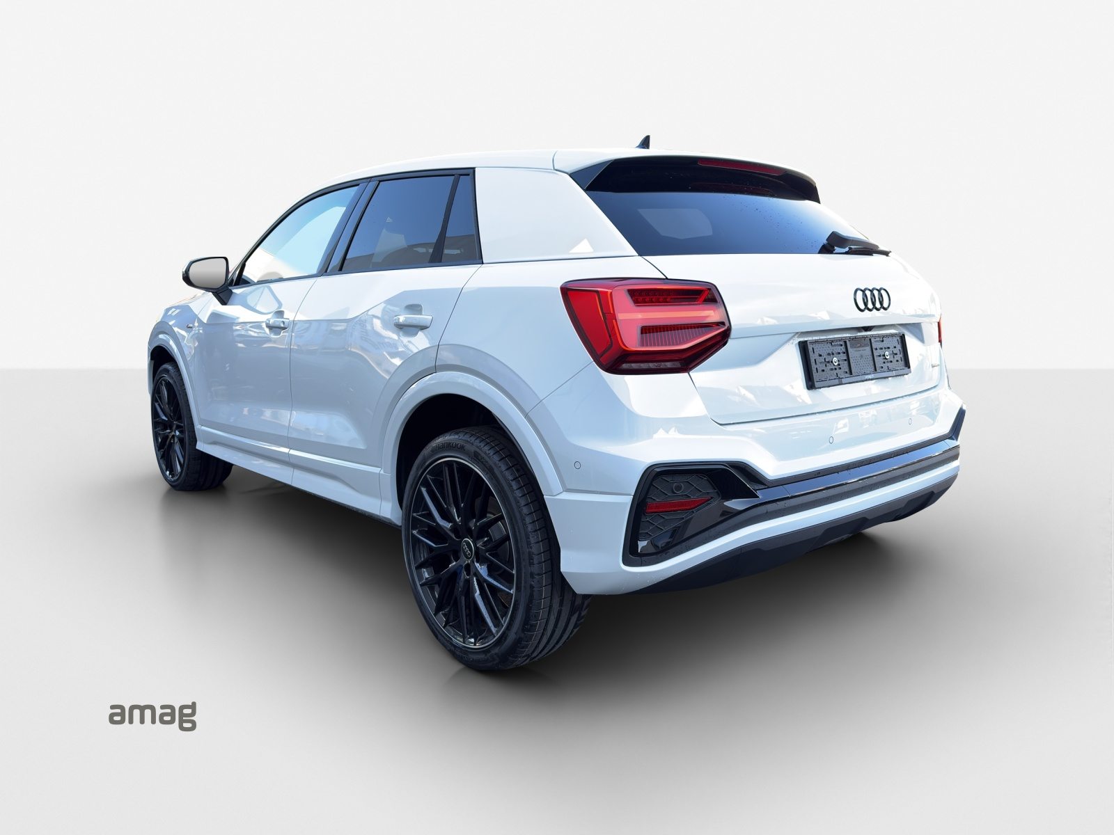 AUDI Q2 40 TFSI S line Attraction, Petrol, New car, Automatic - 3