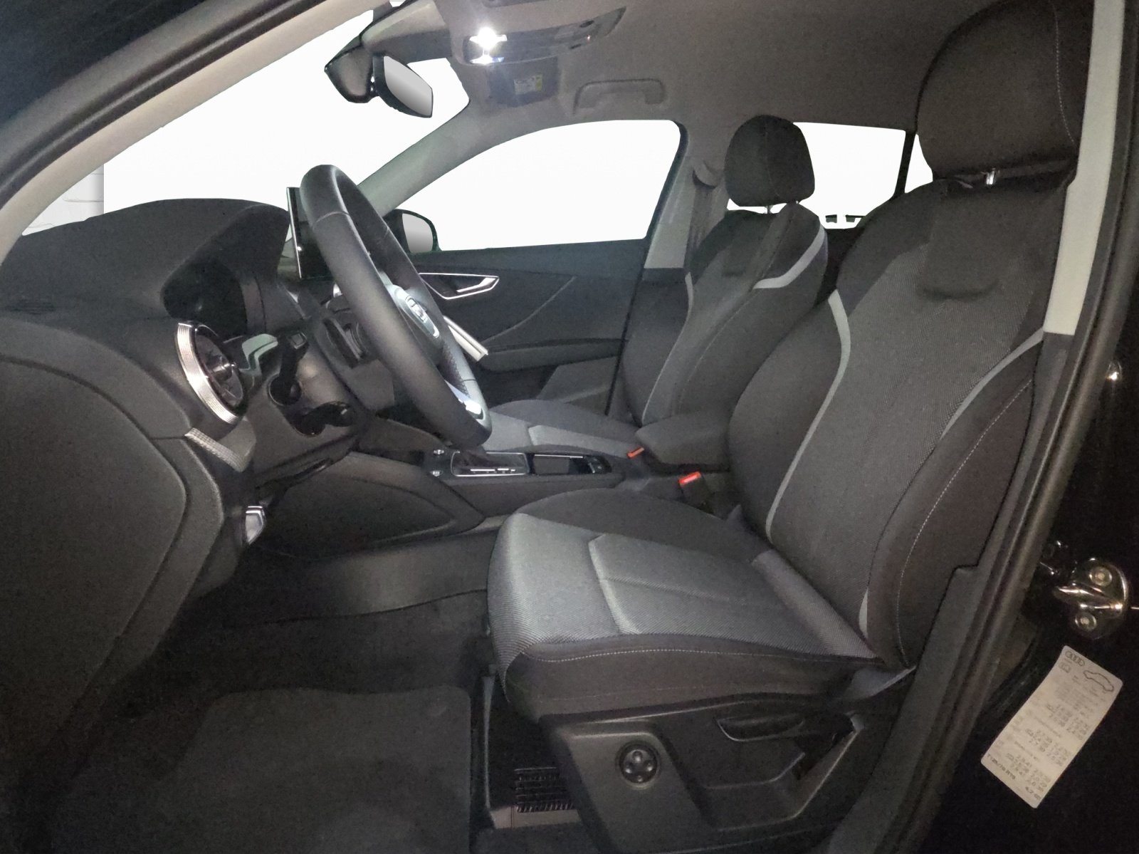 AUDI Q2 40 TFSI S line Attraction quattro S-tronic, Benzin, Neuwagen, Automatik - 5
