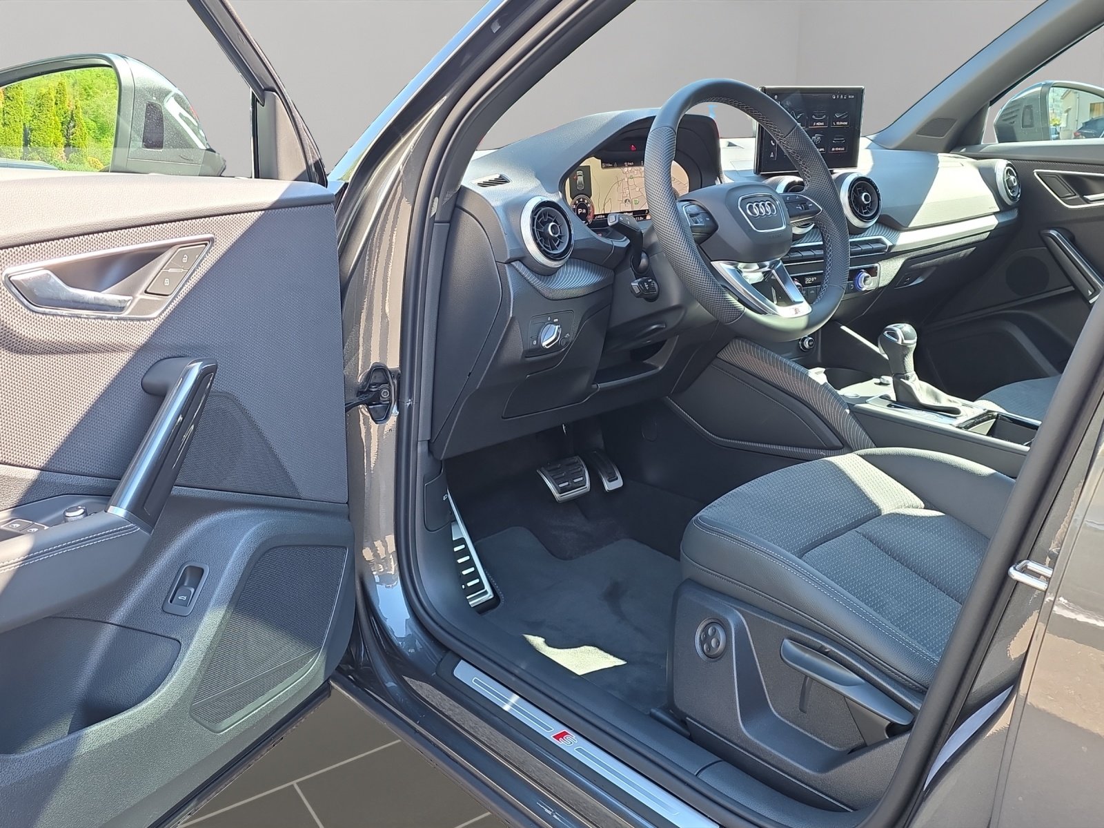 AUDI Q2 40 TFSI S line Attraction quattro S-tronic, Petrol, New car, Automatic - 7