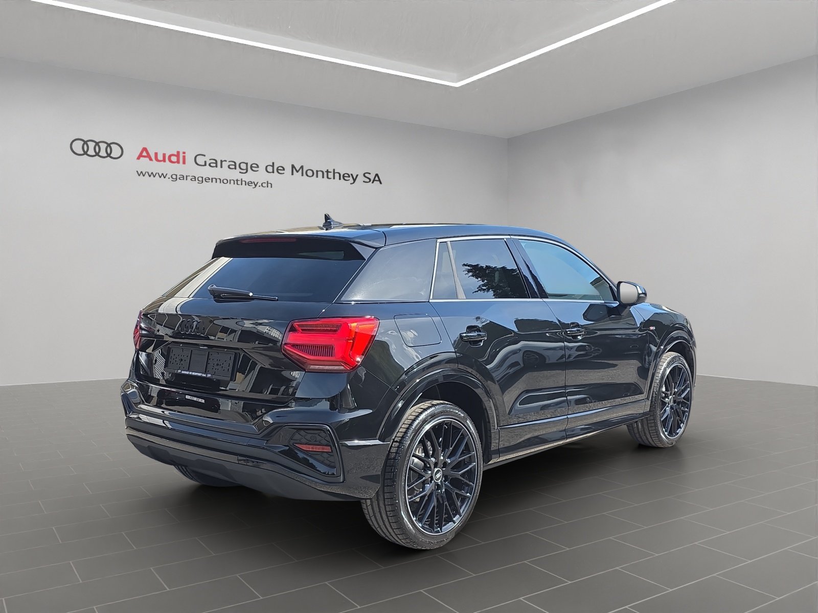 AUDI Q2 35 TFSI S line, Petrol, New car, Automatic - 4