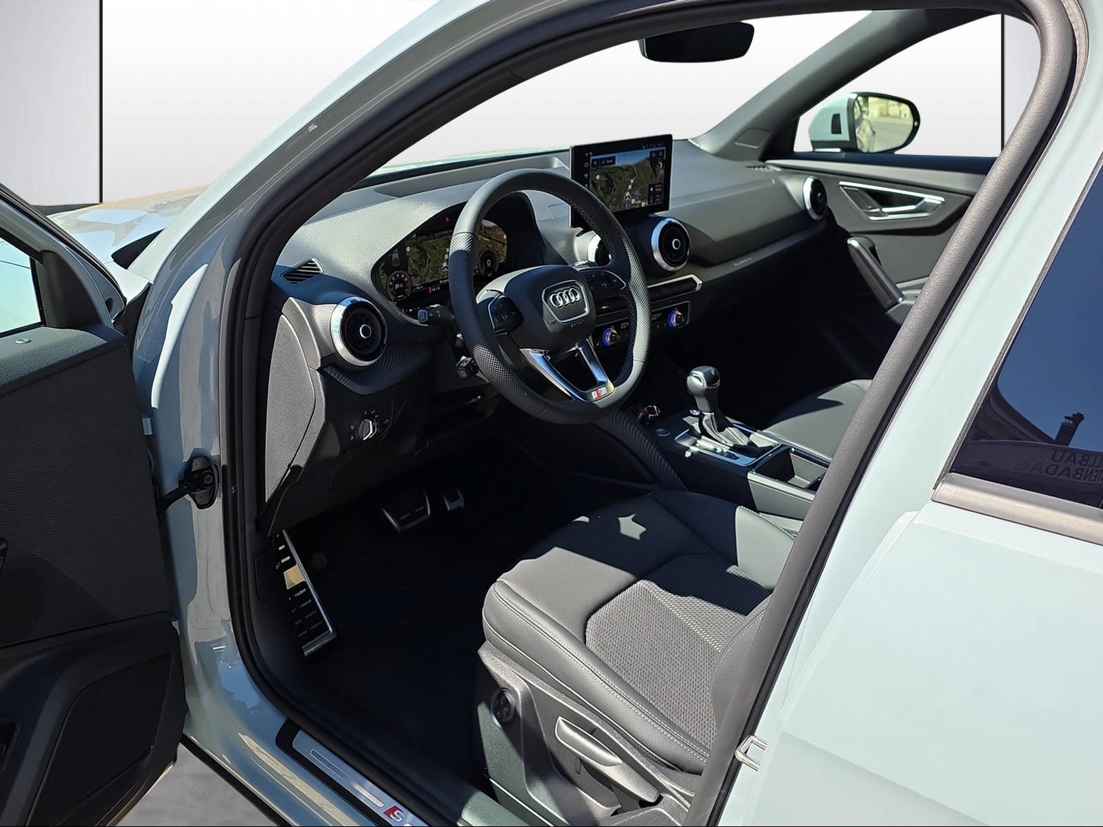 AUDI Q2 40 TFSI S line Attraction, Petrol, New car, Automatic - 6