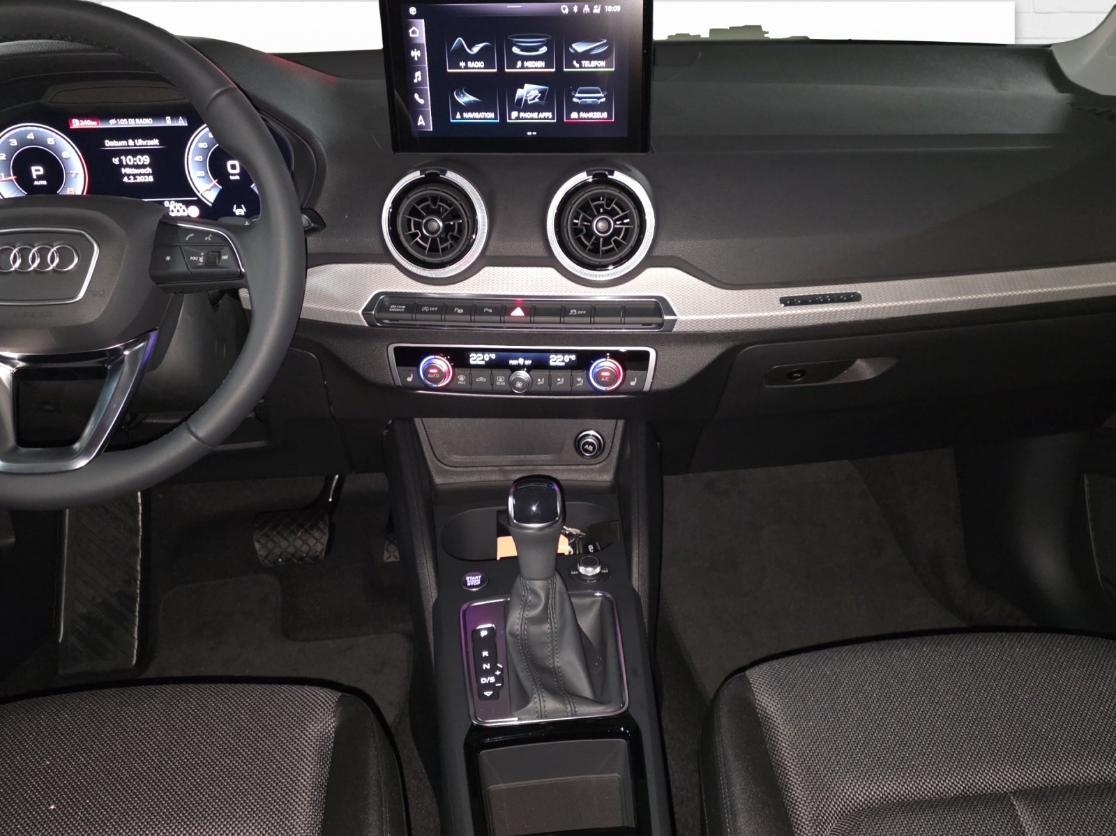 AUDI Q2 40 TFSI S line Attraction quattro S-tronic, Petrol, New car, Automatic - 7