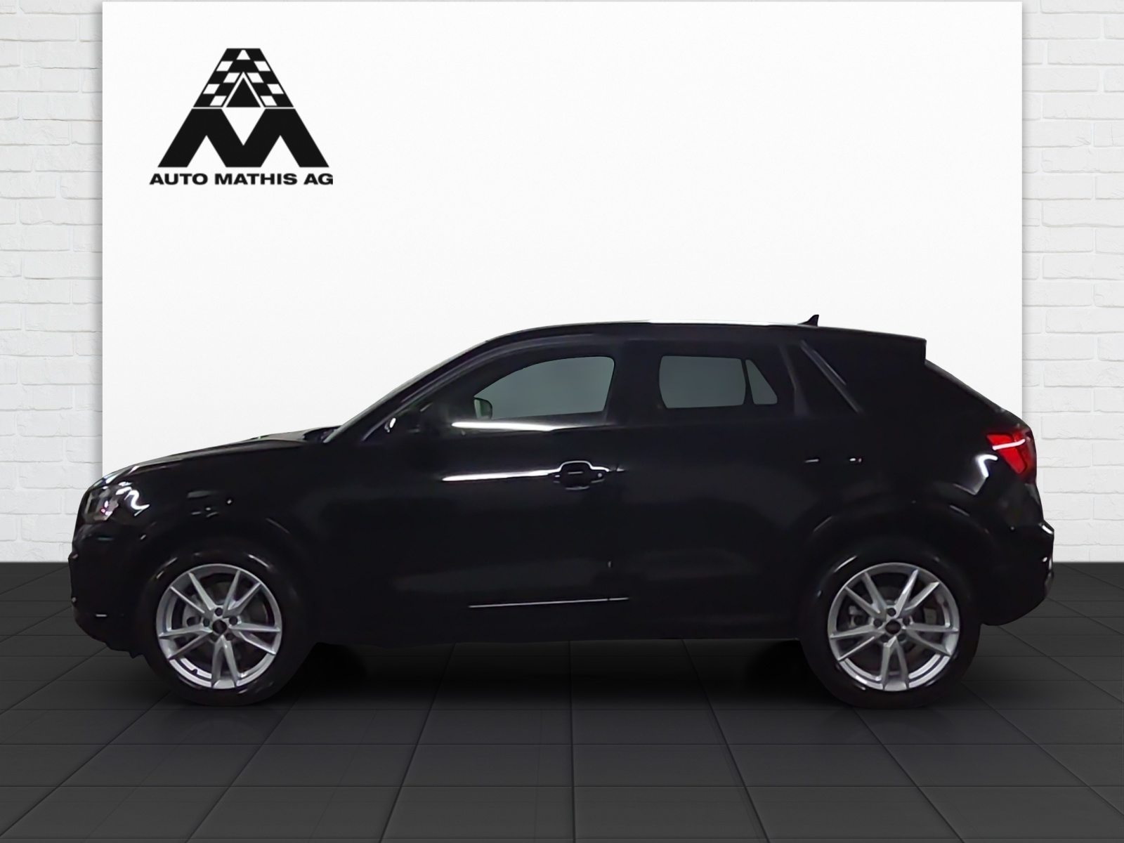 AUDI Q2 40 TFSI advanced Attraction, Petrol, New car, Automatic - 3