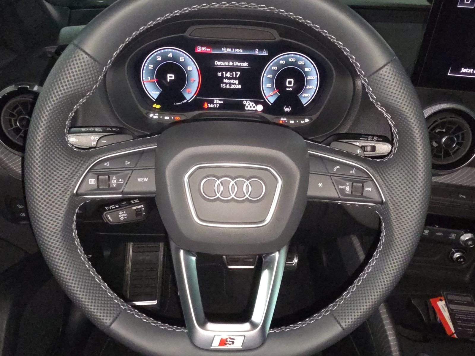 AUDI Q2 40 TFSI advanced Attraction, Petrol, New car, Automatic - 6