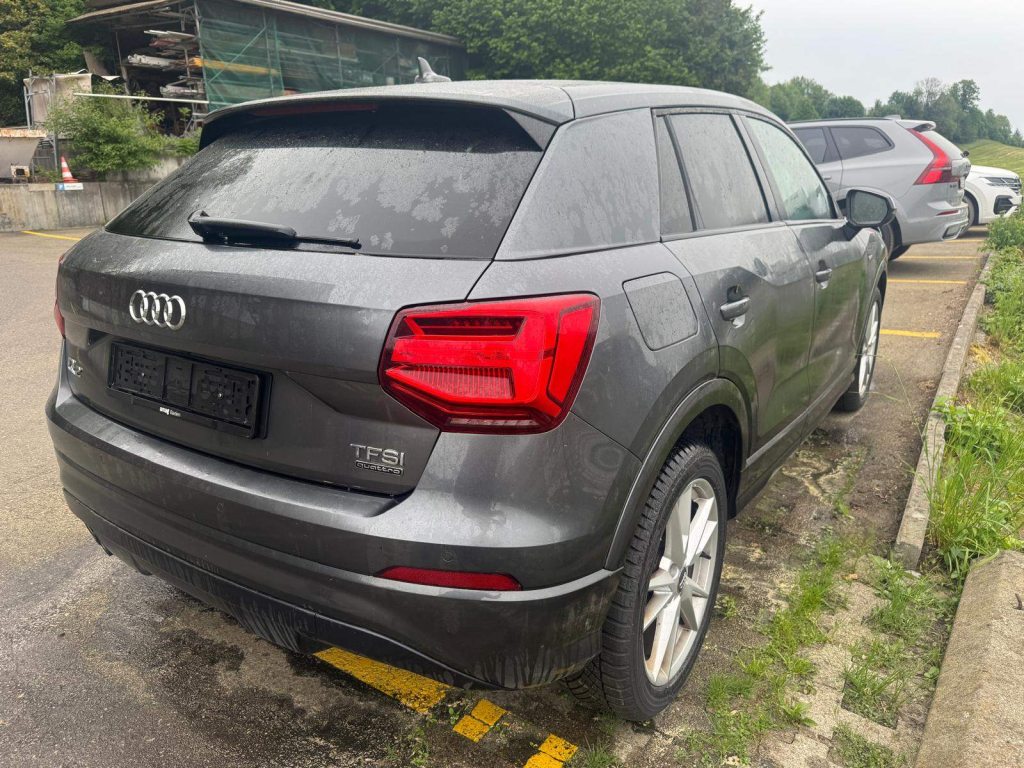 AUDI Q2 2.0 TFSI Design quattro S-Tronic, Petrol, Second hand / Used, Automatic - 4