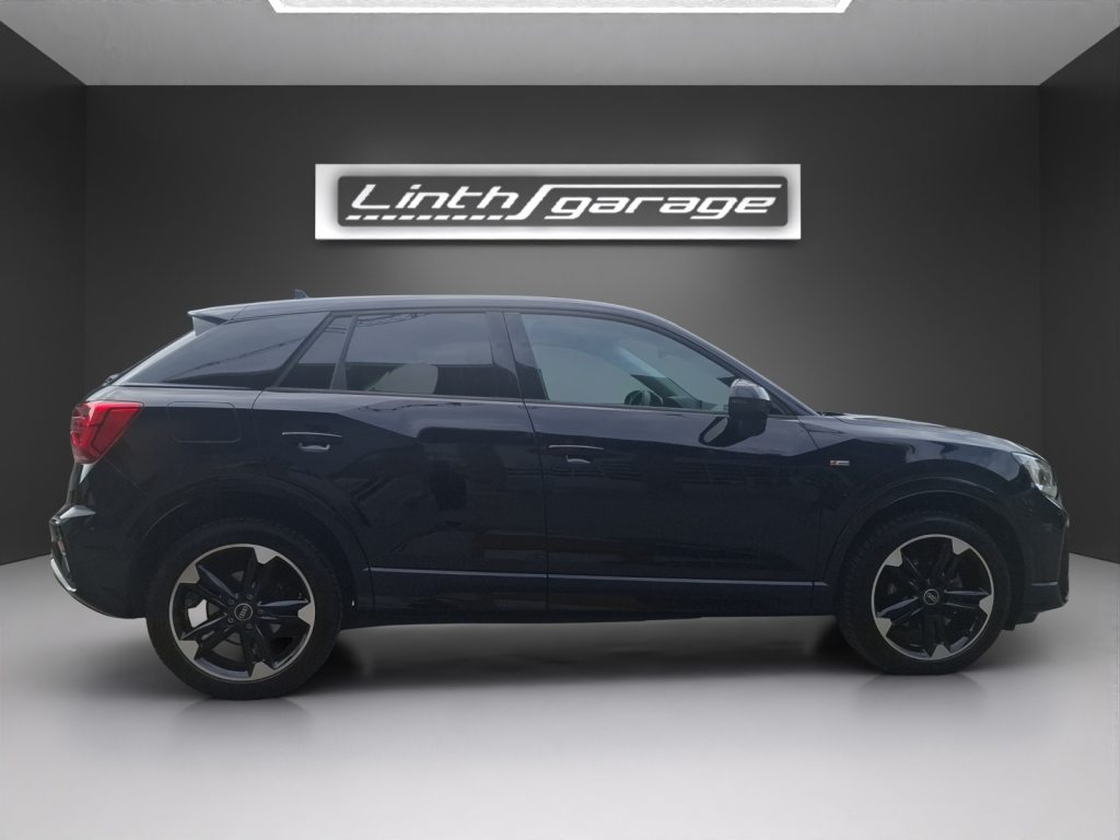 AUDI Q2 1.5 35 TFSI S Line S-Tronic, Petrol, Second hand / Used, Automatic - 2