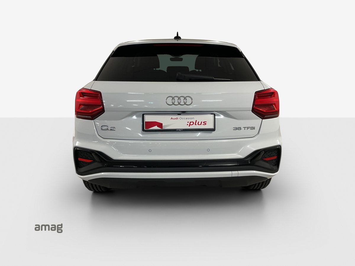 AUDI Q2 35 TFSI S tronic, Benzin, Occasion / Gebraucht, Automatik - 4