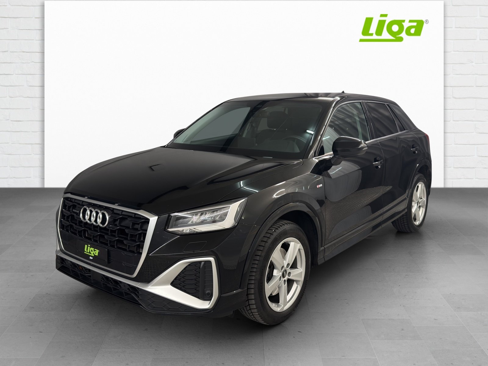 AUDI Q2 2.0 40 TFSI S Line quattro S-Tronic, Petrol, Second hand / Used, Automatic - 2