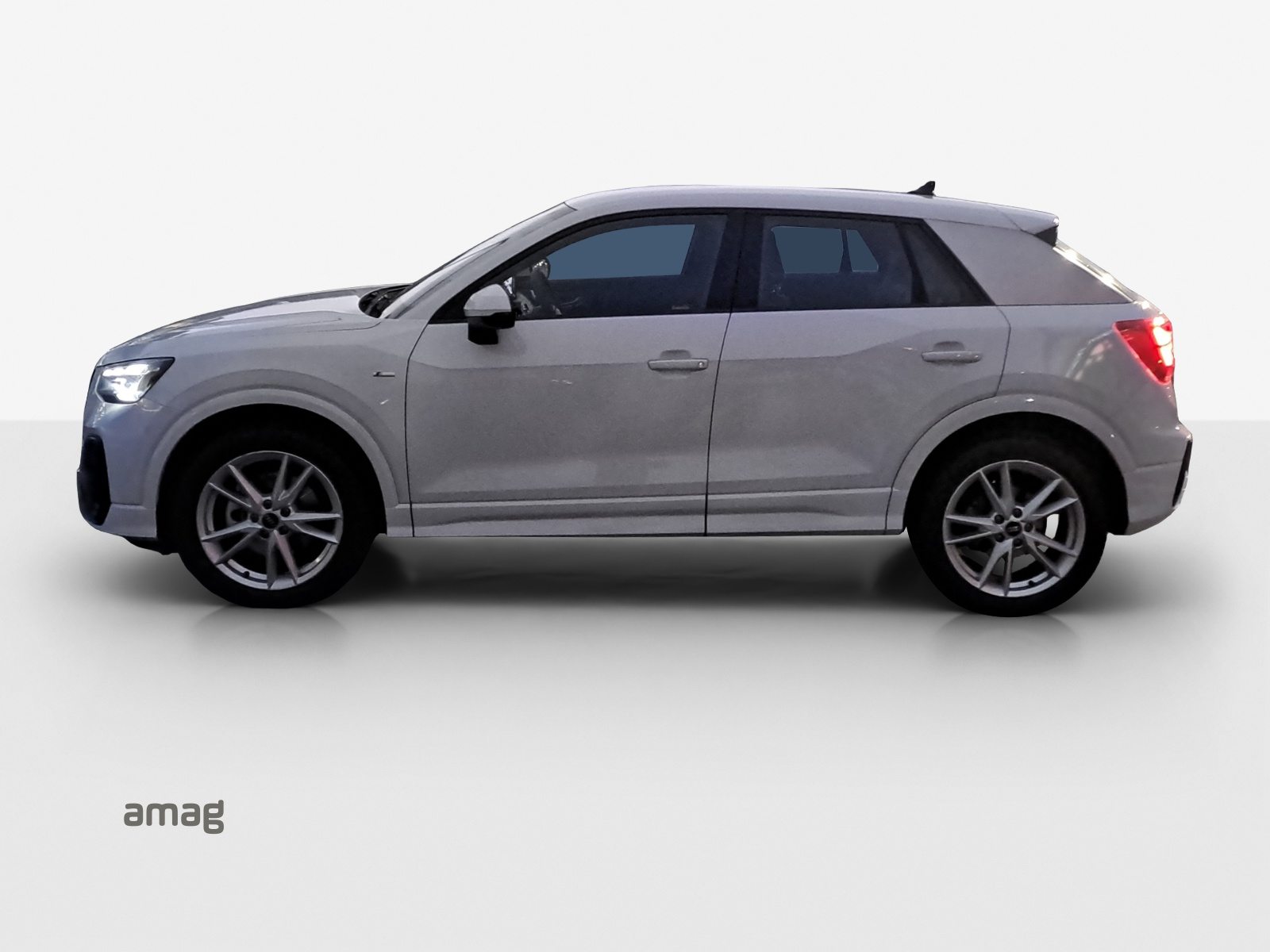 AUDI Q2 40 TFSI S line, Essence, Occasion / Utilisé, Automatique - 2