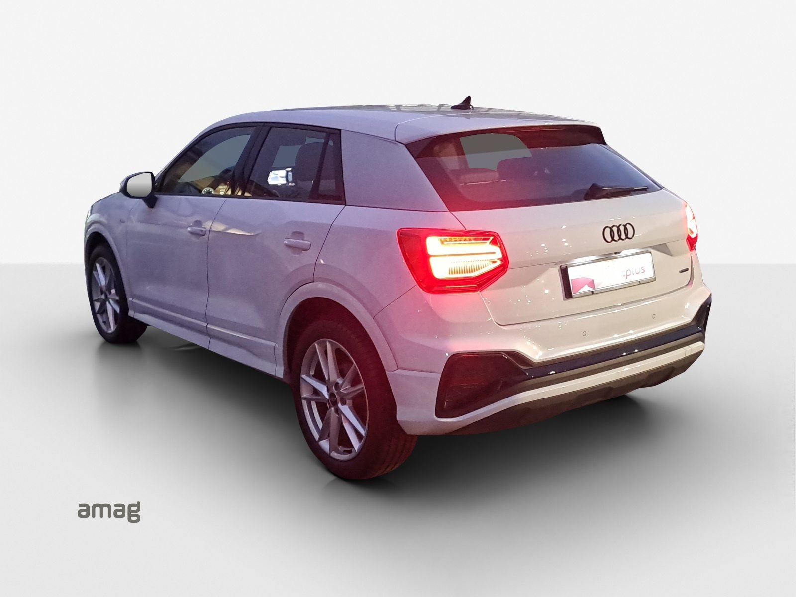 AUDI Q2 40 TFSI S line, Essence, Occasion / Utilisé, Automatique - 3