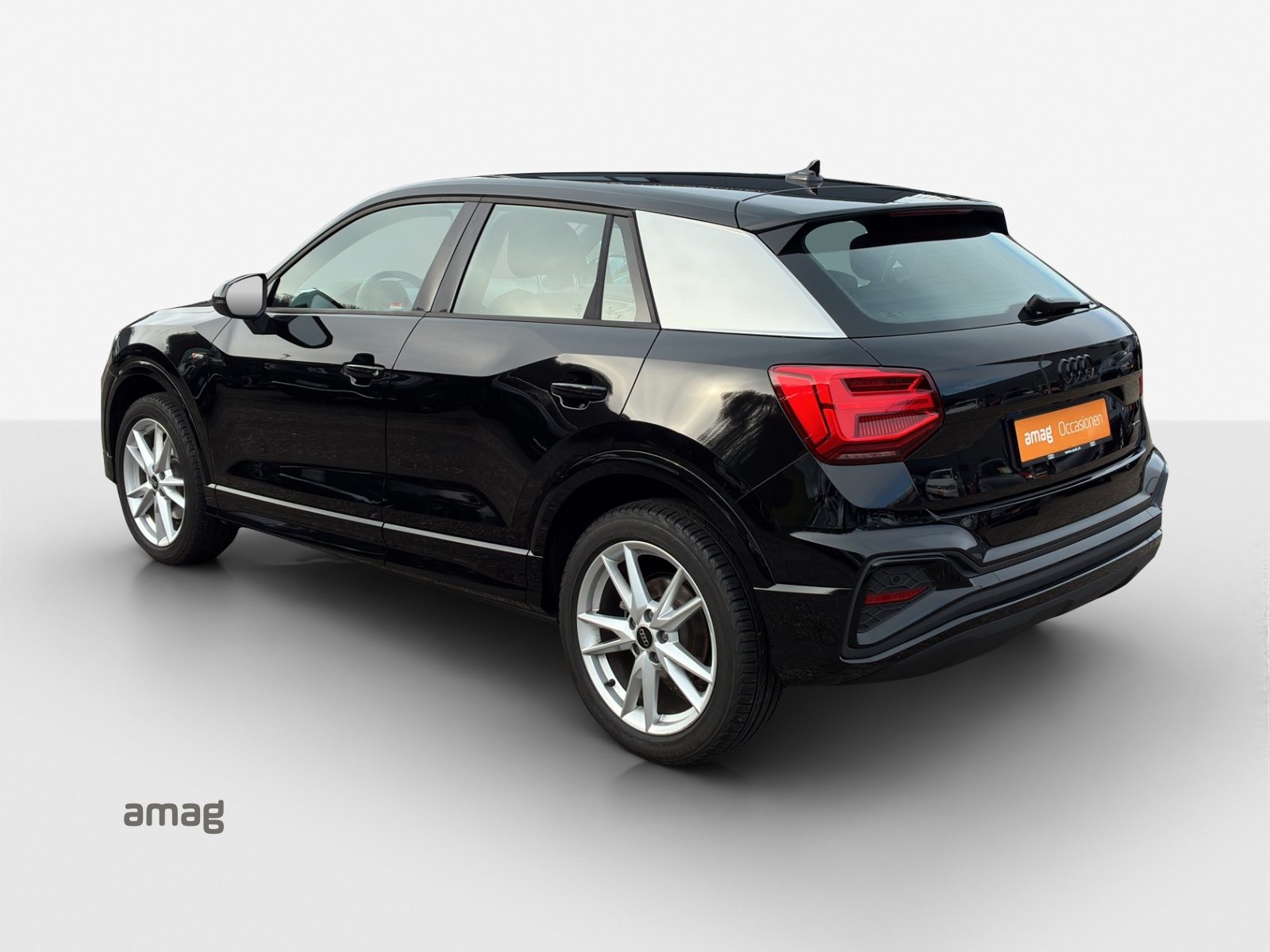 AUDI Q2 40 TFSI S line, Petrol, Second hand / Used, Automatic - 3