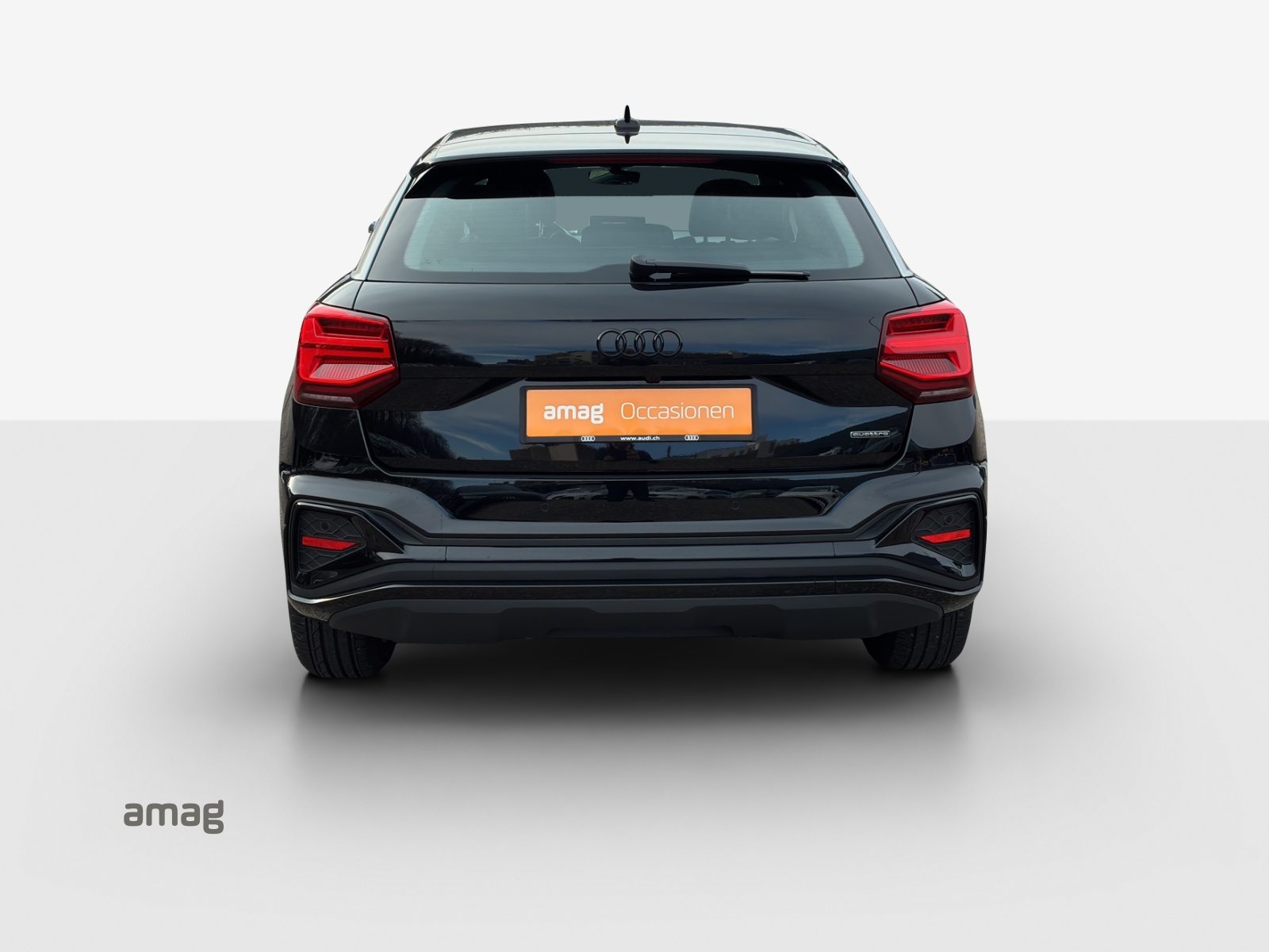 AUDI Q2 40 TFSI S line, Petrol, Second hand / Used, Automatic - 4