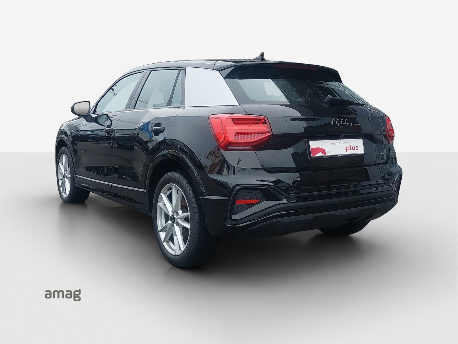 AUDI Q2 40 TFSI S line, Petrol, Second hand / Used, Automatic - 3