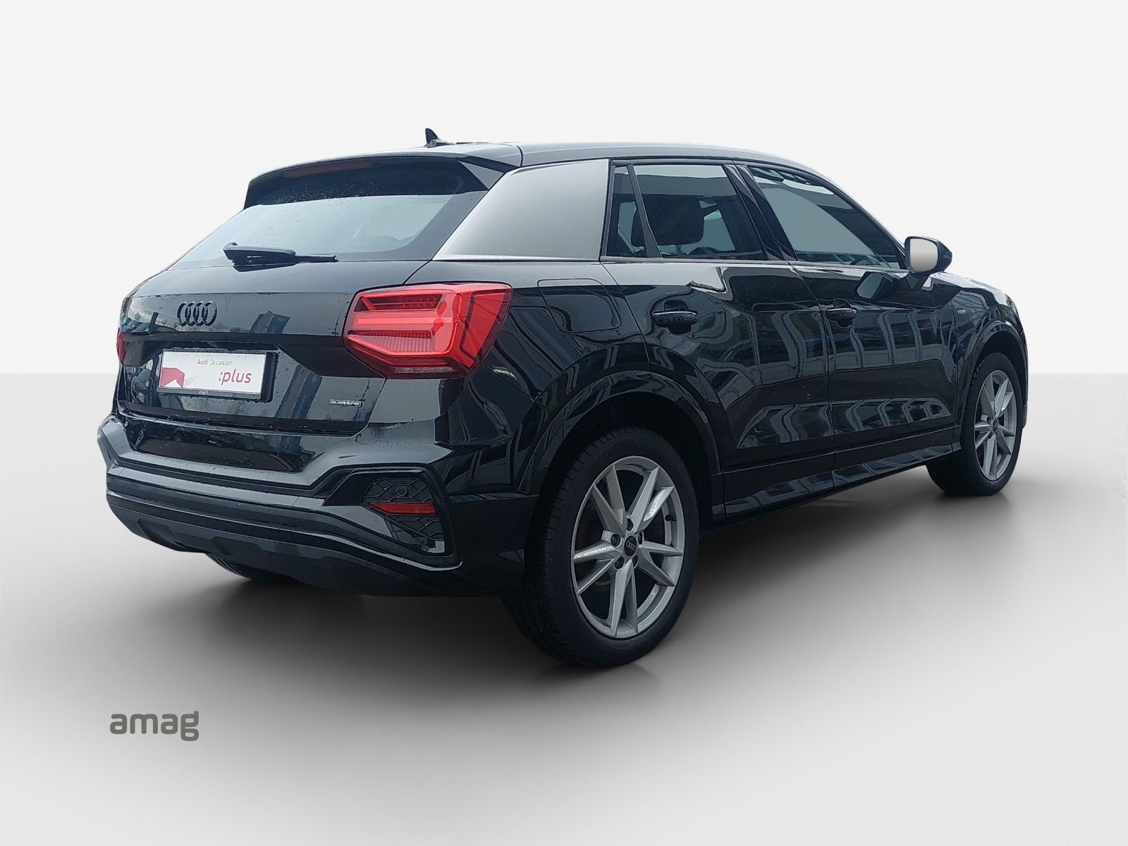 AUDI Q2 40 TFSI S line, Petrol, Second hand / Used, Automatic - 5