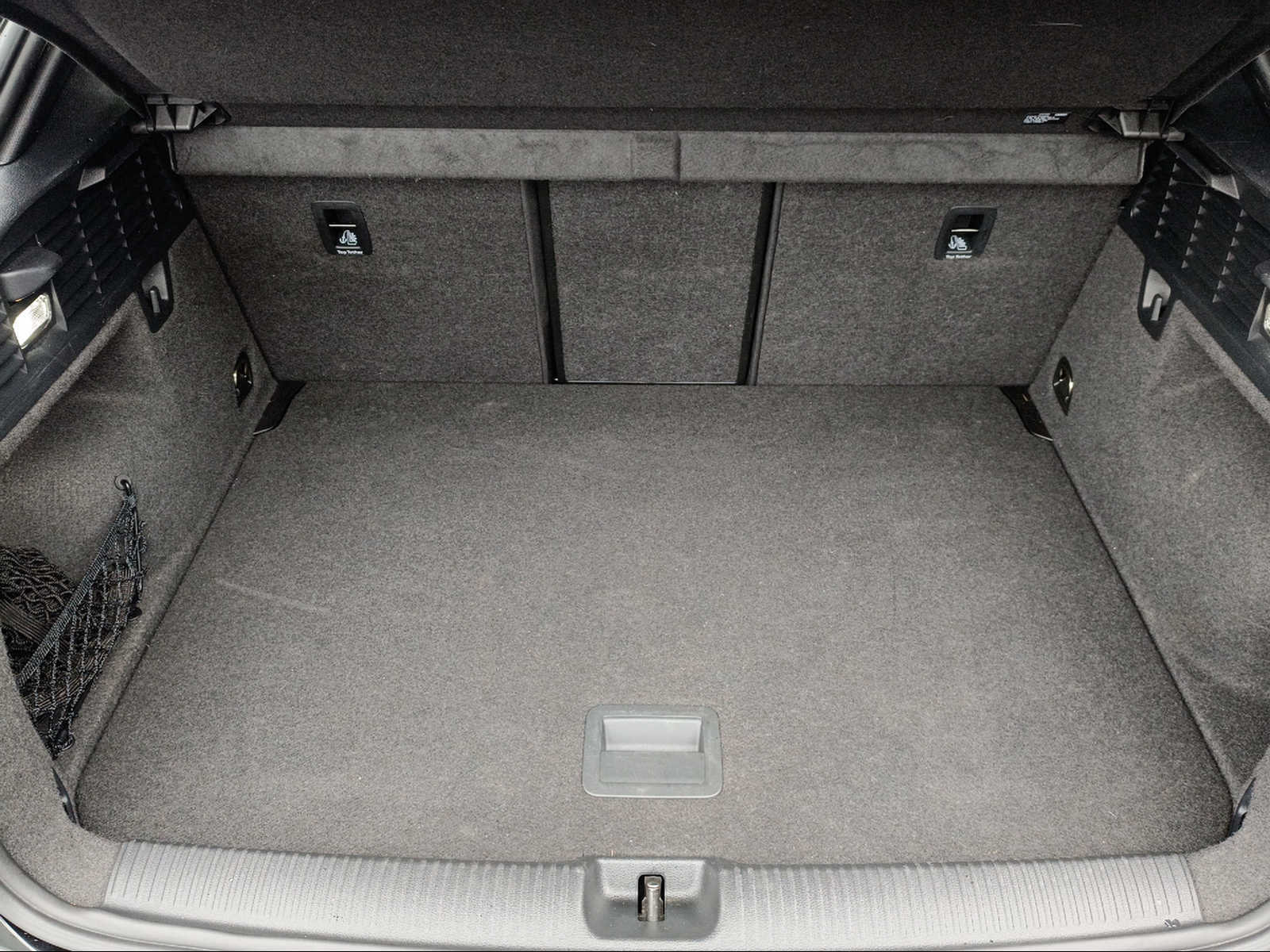 AUDI Q2 40 TFSI S line, Benzin, Occasion / Gebraucht, Automatik - 7