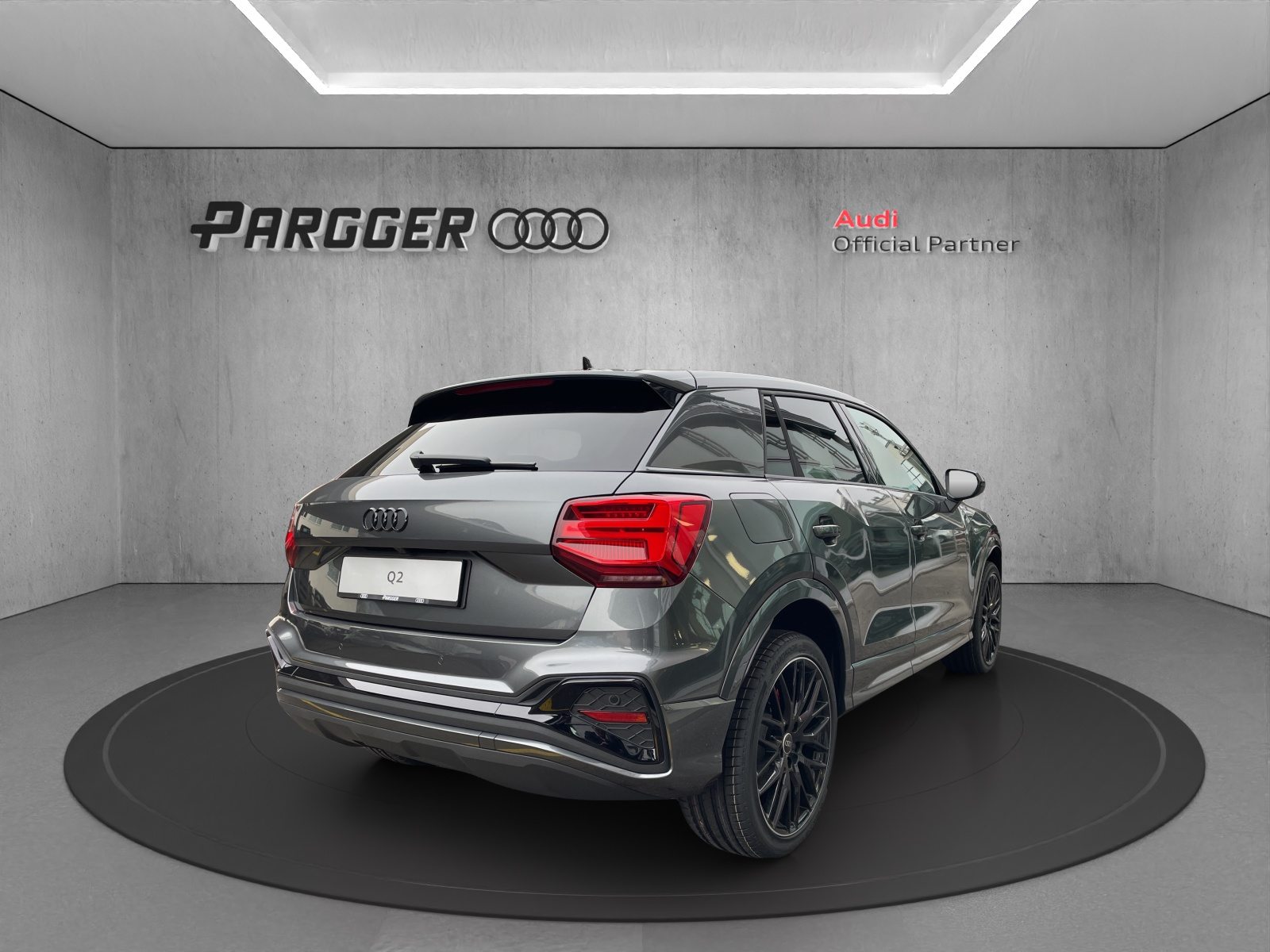 AUDI Q2 35 TFSI S line, Petrol, Second hand / Used, Automatic - 6