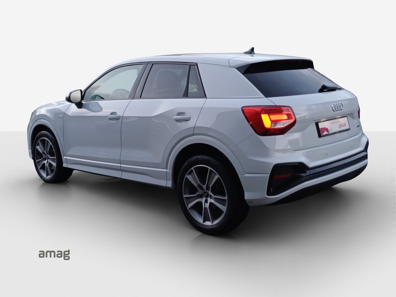 AUDI Q2 40 TFSI S line, Petrol, Second hand / Used, Automatic - 3