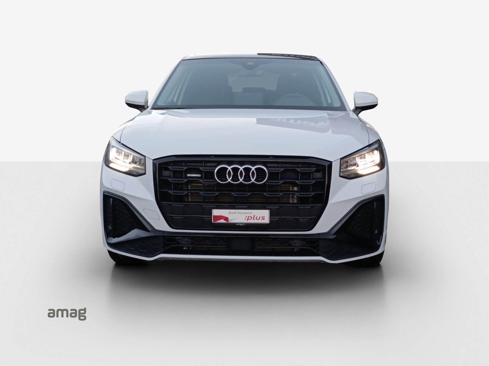 AUDI Q2 40 TFSI S line, Petrol, Second hand / Used, Automatic - 7