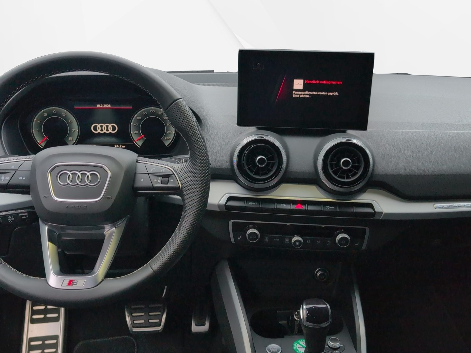 AUDI Q2 40 TFSI S line, Petrol, Second hand / Used, Automatic - 7