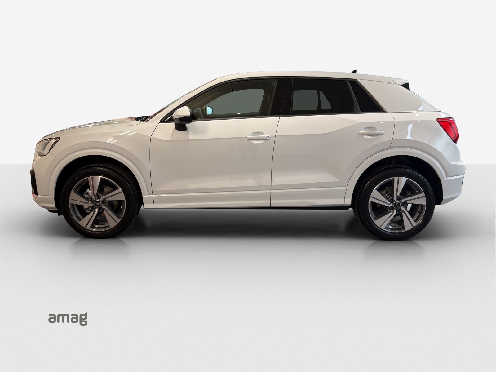 AUDI Q2 35 TFSI advanced, Petrol, Second hand / Used, Automatic - 2