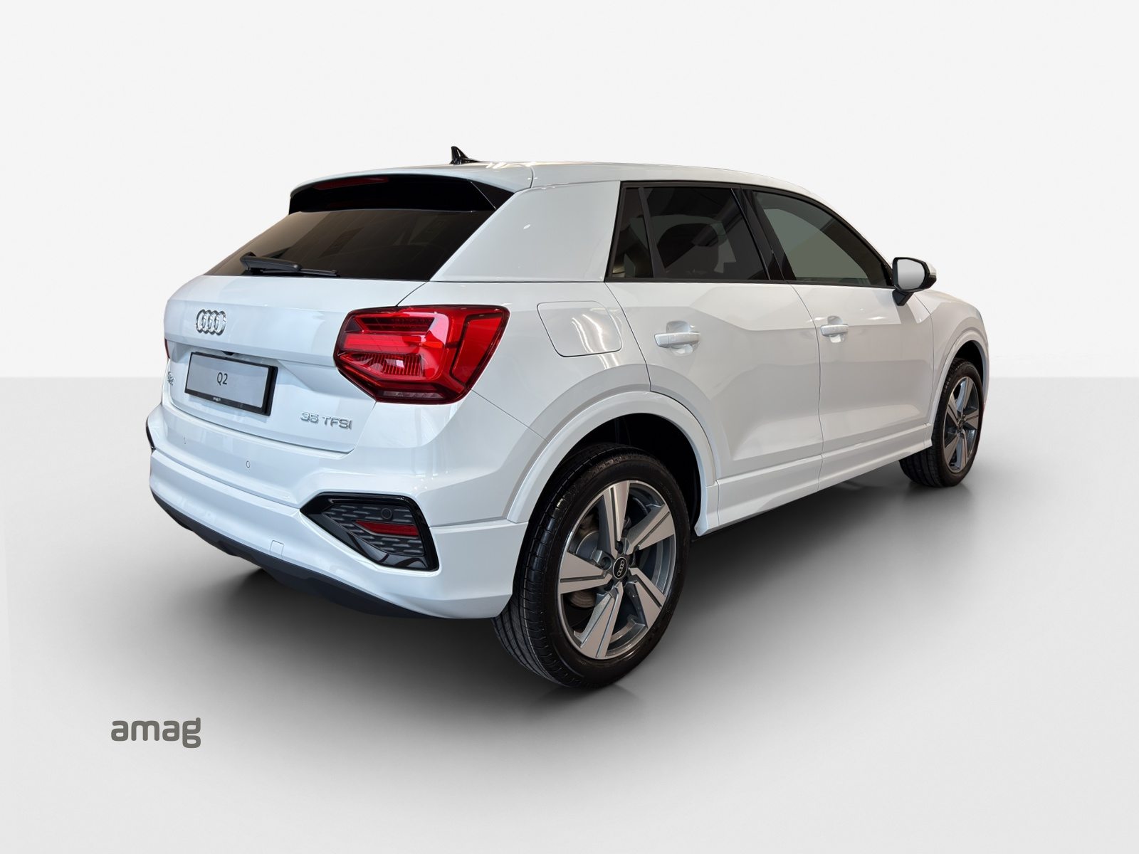 AUDI Q2 35 TFSI advanced, Petrol, Second hand / Used, Automatic - 5