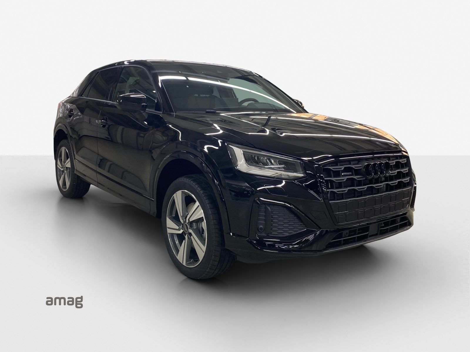AUDI Q2 40 TFSI advanced Attraction, Benzin, Occasion / Gebraucht, Automatik - 6