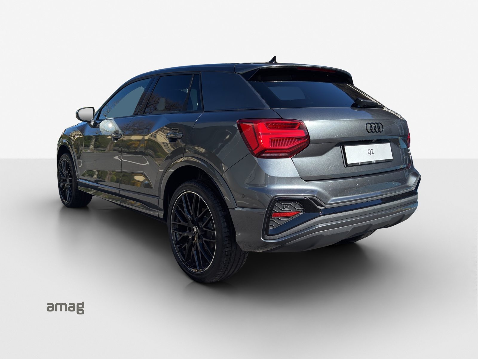 AUDI Q2 40 TFSI S line Attraction, Benzin, Occasion / Gebraucht, Automatik - 3