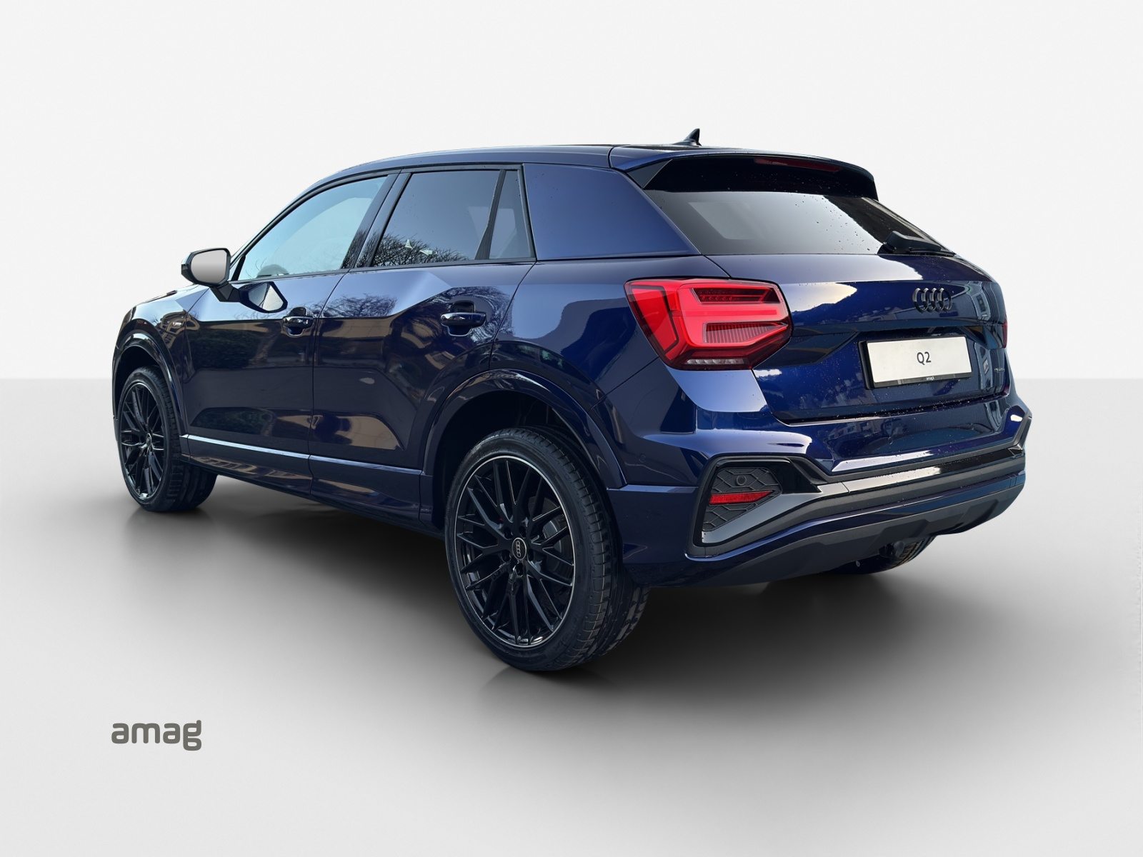 AUDI Q2 40 TFSI S line Attraction, Petrol, Second hand / Used, Automatic - 3