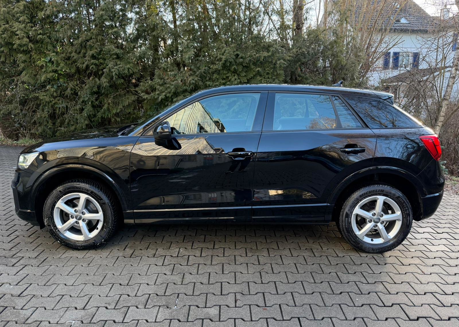 AUDI Q2 30 TFSI Sport S-tronic, Benzin, Occasion / Gebraucht, Automatik - 2