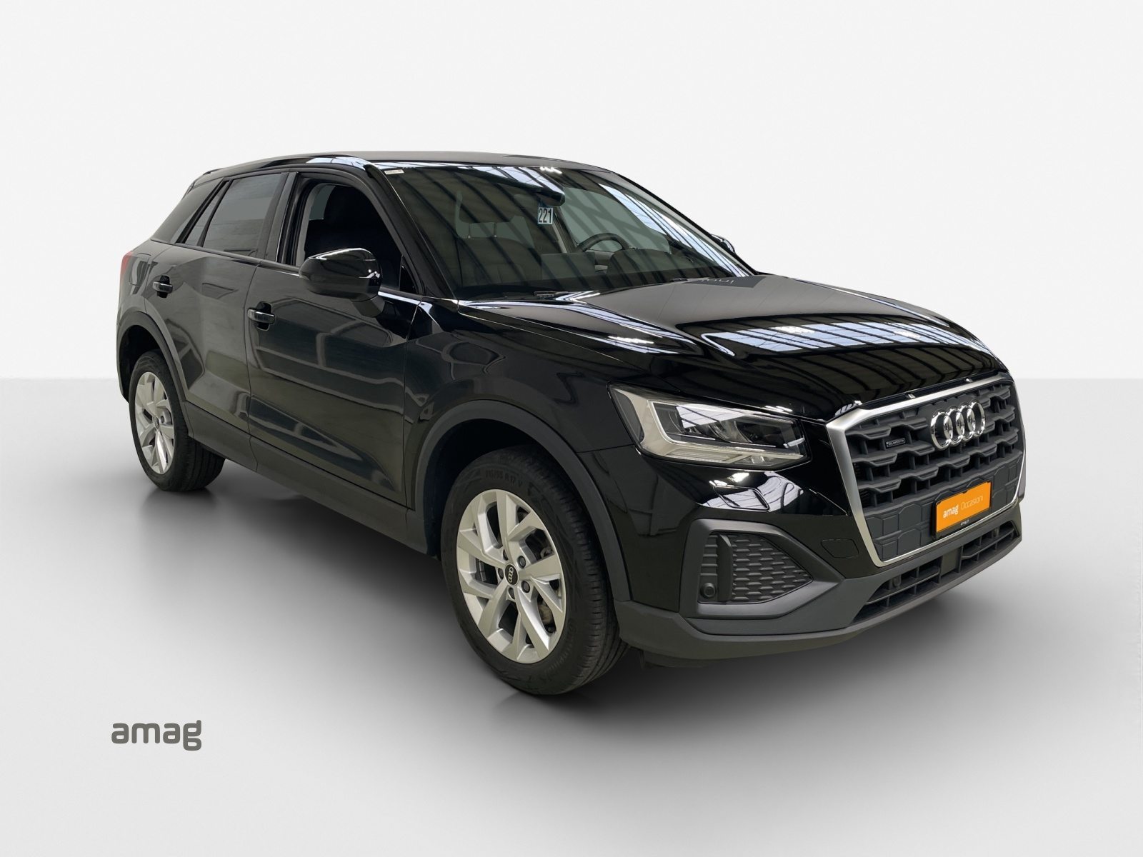 AUDI Q2 40 TFSI Attraction, Benzin, Occasion / Gebraucht, Automatik - 6