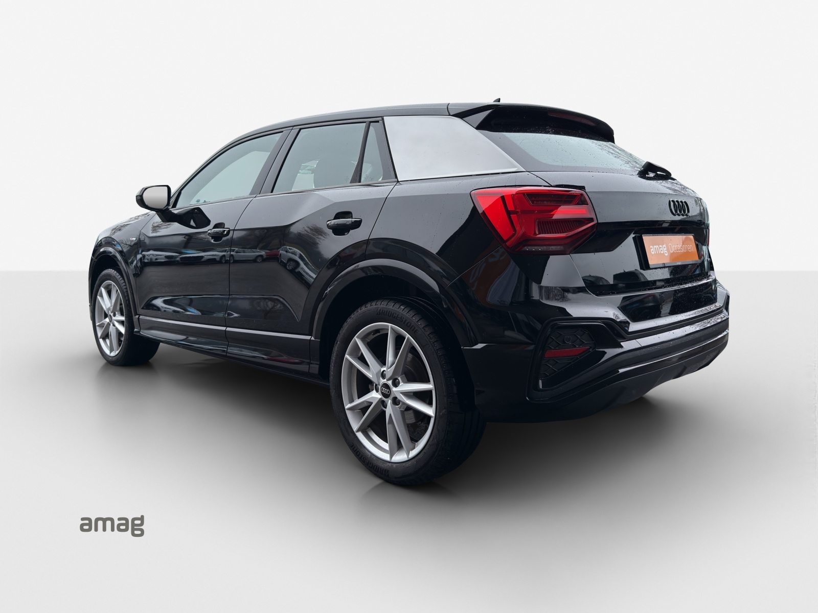 AUDI Q2 40 TFSI S line, Benzin, Occasion / Gebraucht, Automatik - 3