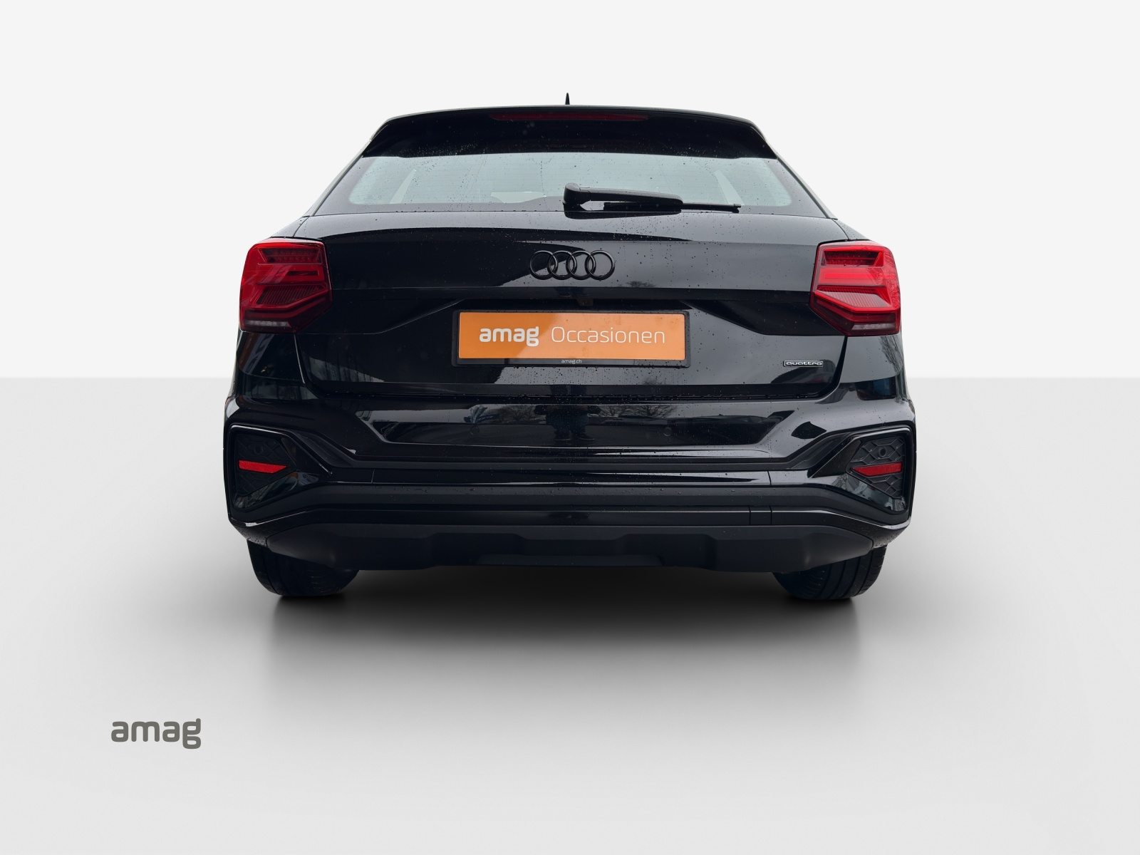 AUDI Q2 40 TFSI S line, Benzin, Occasion / Gebraucht, Automatik - 4