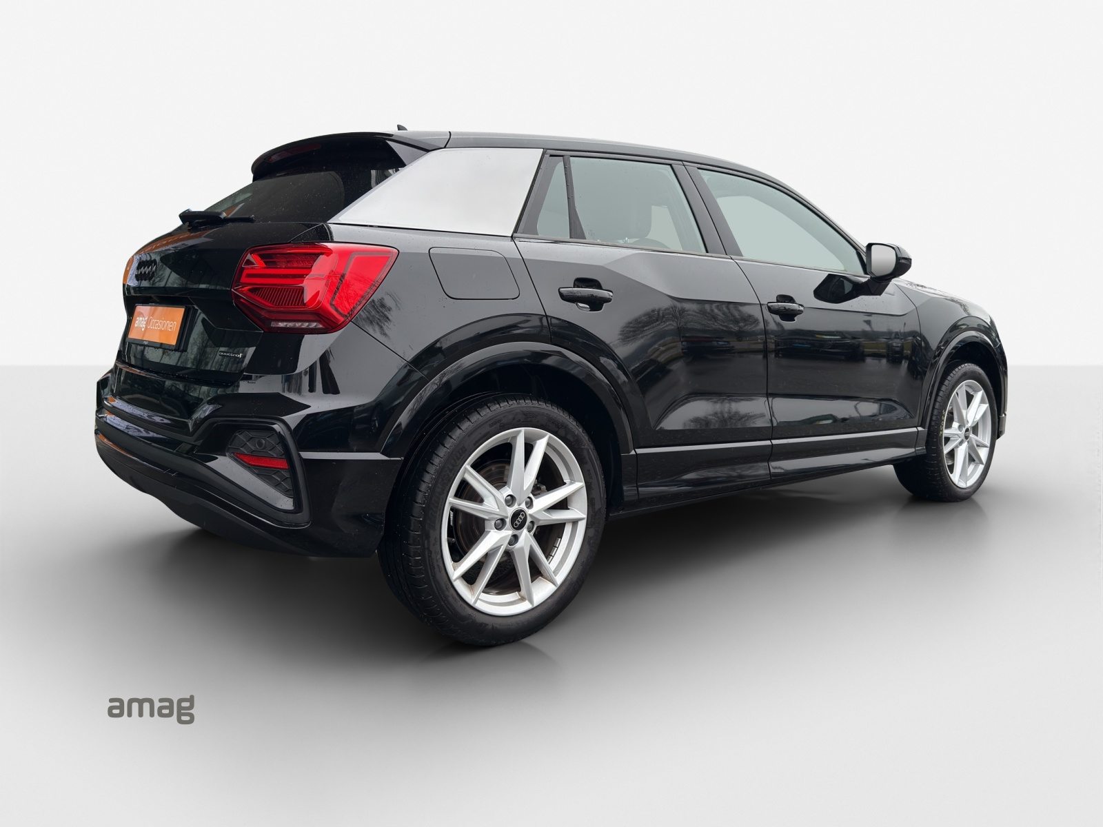 AUDI Q2 40 TFSI S line, Benzin, Occasion / Gebraucht, Automatik - 5