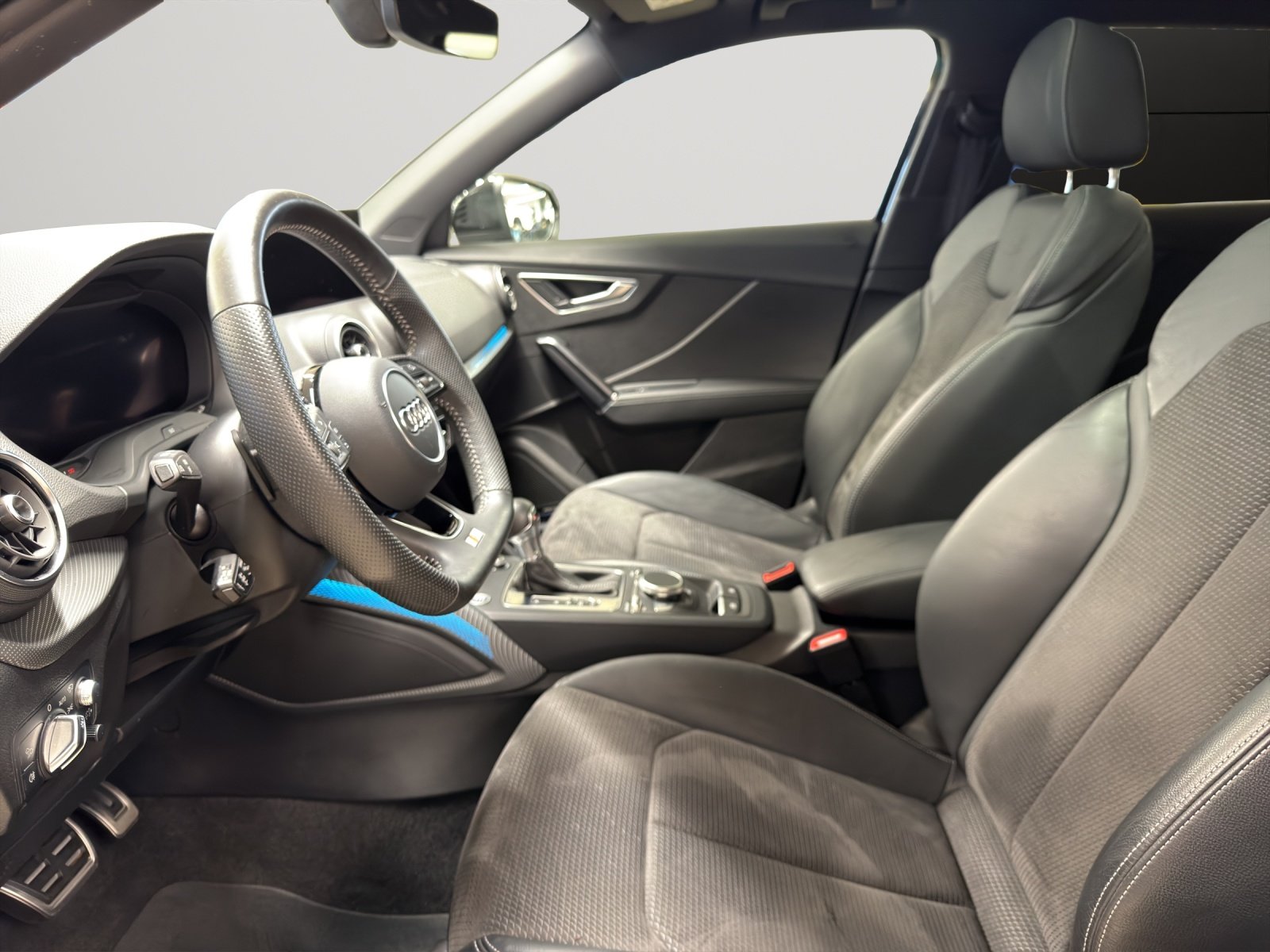 AUDI Q2 40 TFSI Sport quattro, Petrol, Second hand / Used, Automatic - 7