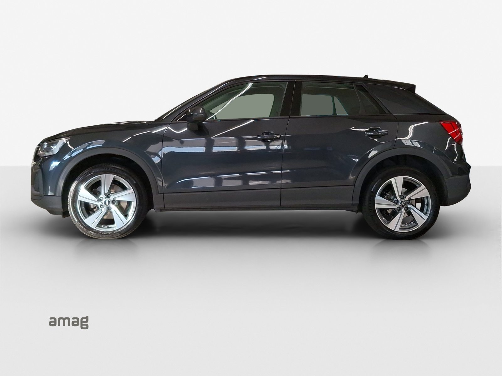 AUDI Q2 40 TFSI, Petrol, Second hand / Used, Automatic - 2