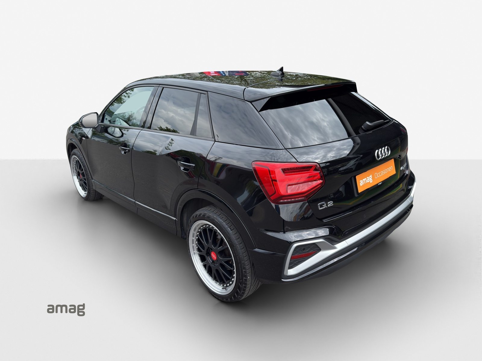 AUDI Q2 40 TFSI S line Attraction, Petrol, Second hand / Used, Automatic - 3