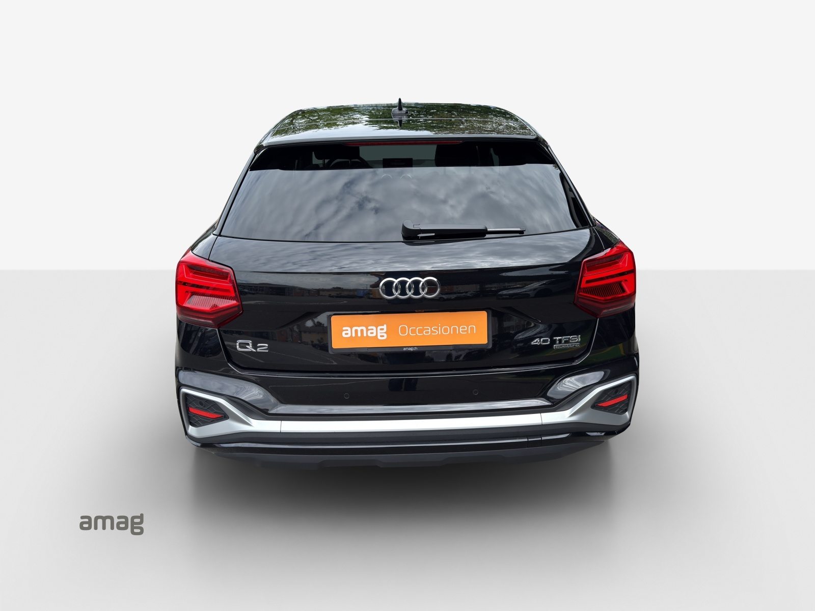 AUDI Q2 40 TFSI S line Attraction, Petrol, Second hand / Used, Automatic - 4