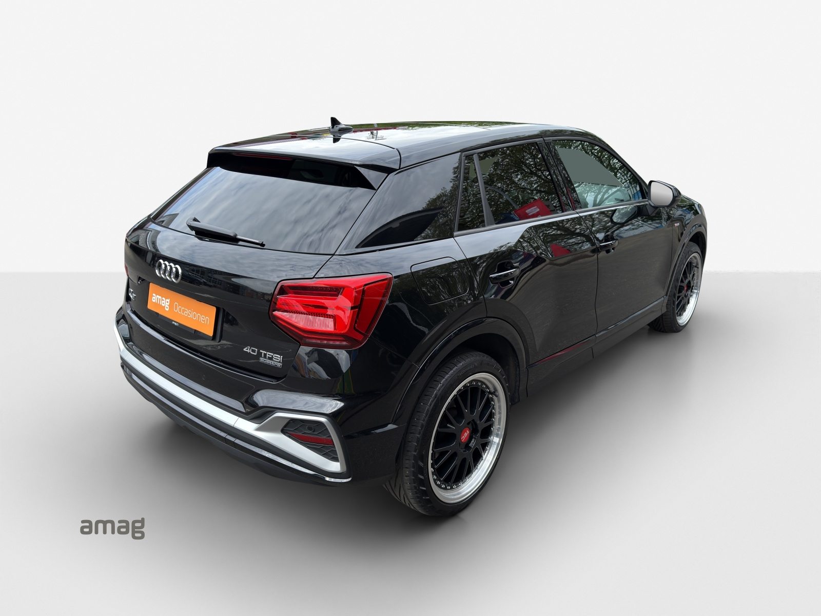 AUDI Q2 40 TFSI S line Attraction, Petrol, Second hand / Used, Automatic - 5