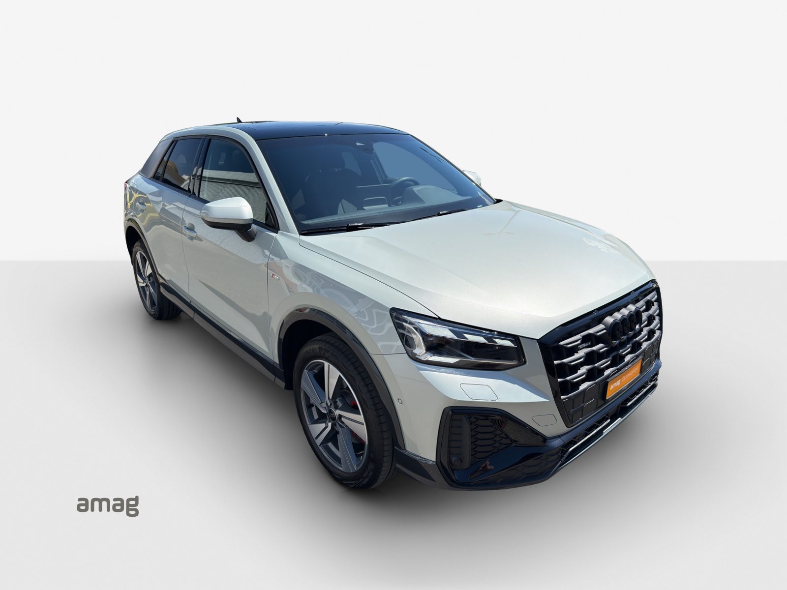 AUDI Q2 40 TFSI S line Attraction, Benzin, Occasion / Gebraucht, Automatik - 6