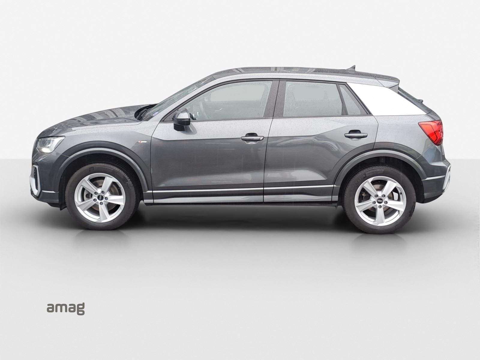 AUDI Q2 40 TFSI S line Attraction, Petrol, Second hand / Used, Automatic - 2
