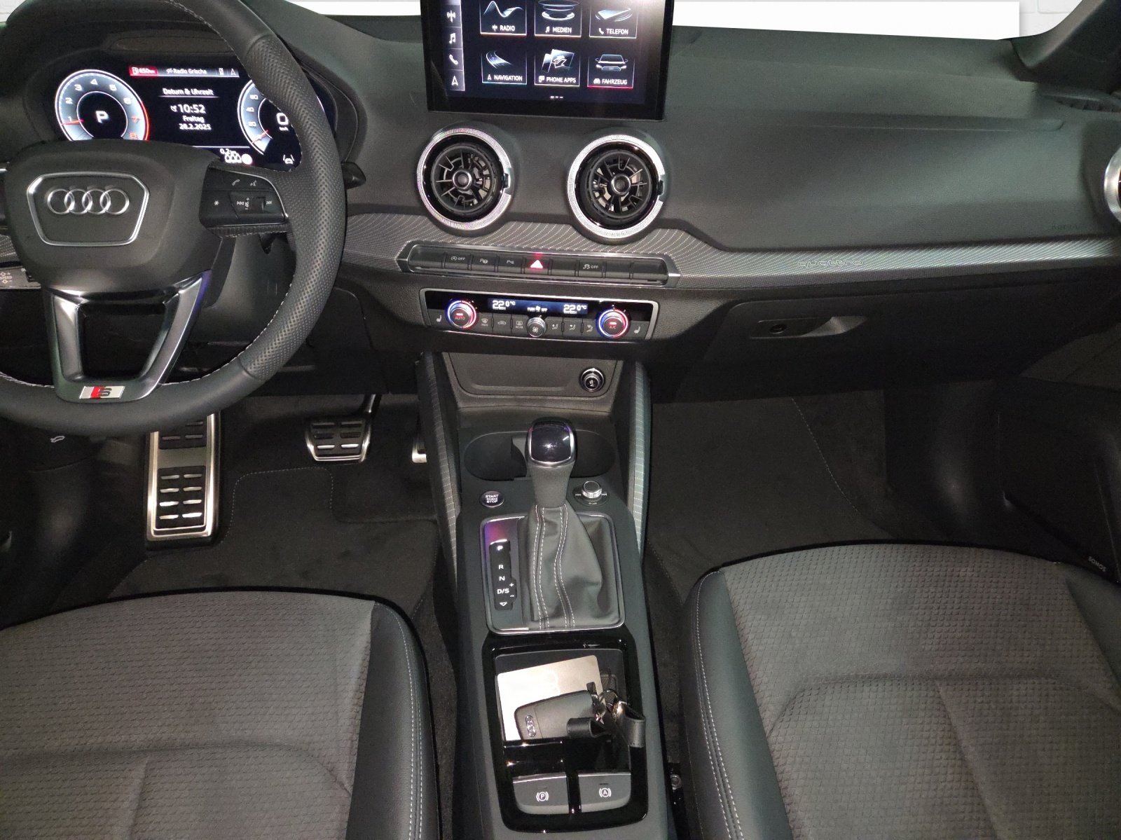 AUDI Q2 40 TFSI S line Attraction quattro S-tronic, Petrol, Second hand / Used, Automatic - 7