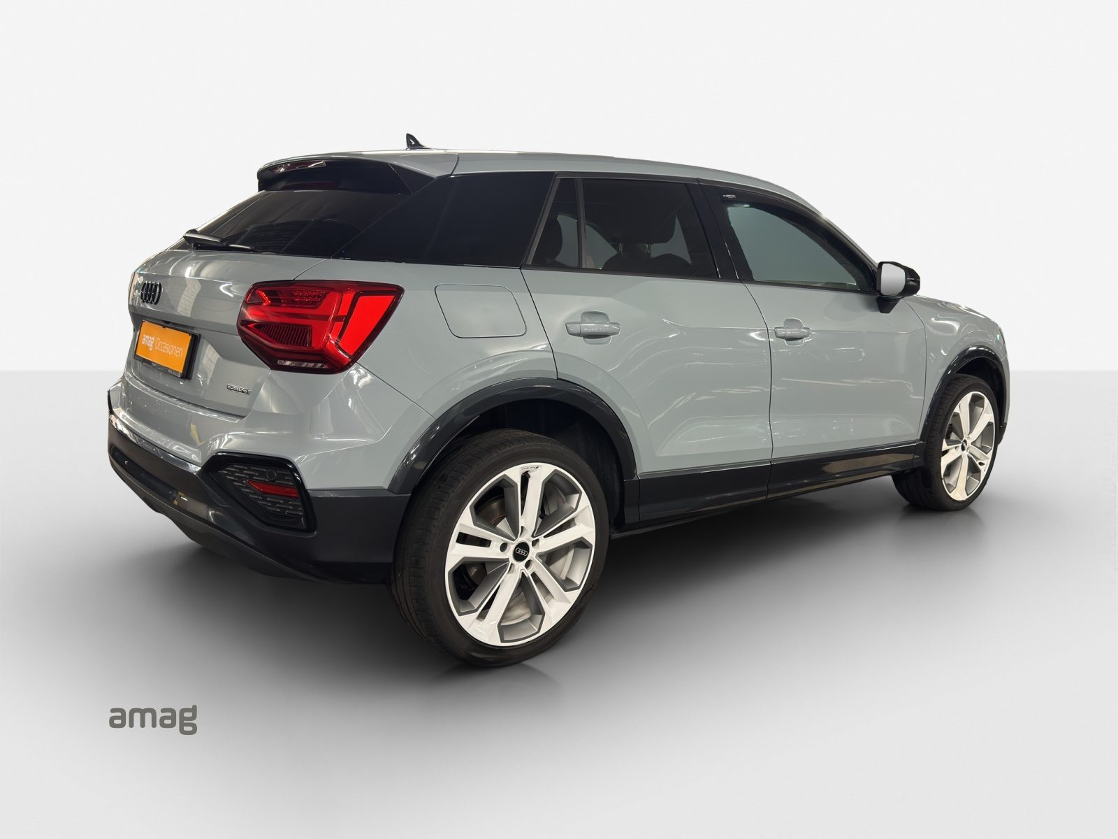 AUDI Q2 40 TFSI advanced Attraction, Petrol, Second hand / Used, Automatic - 5