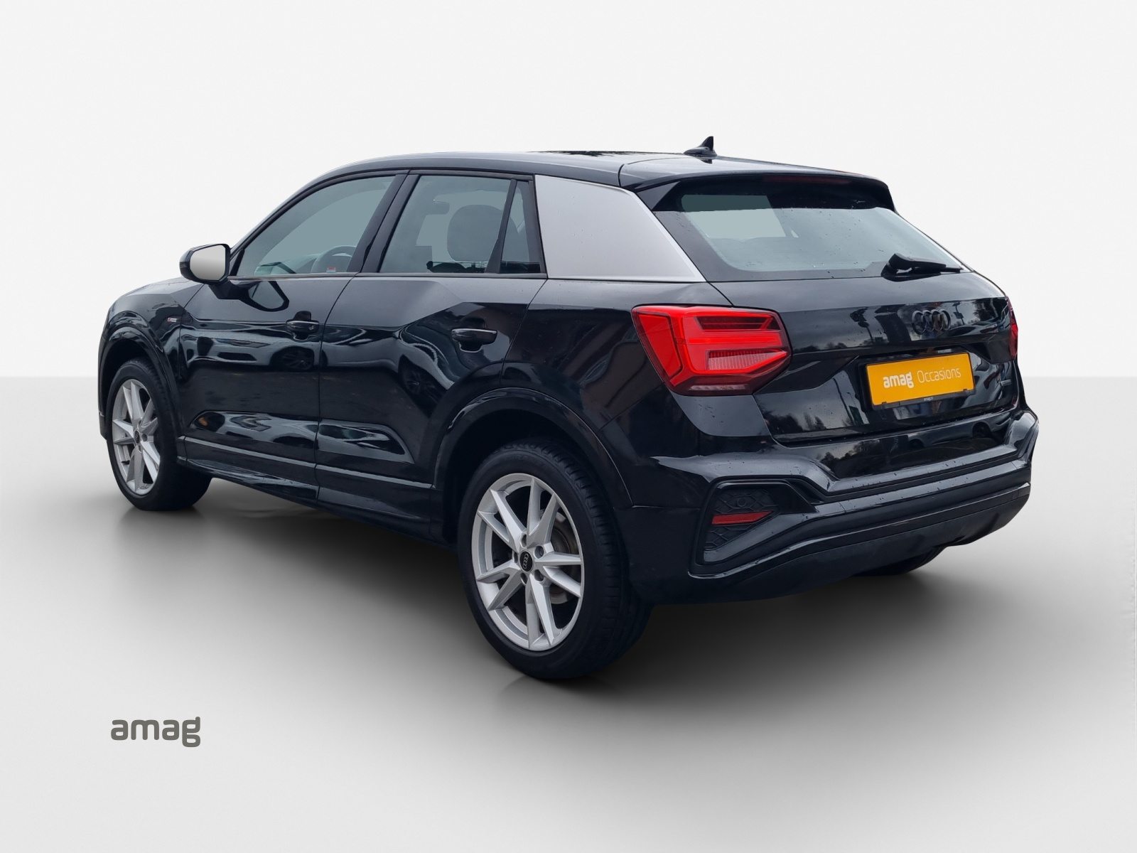 AUDI Q2 40 TFSI S line, Petrol, Second hand / Used, Automatic - 3