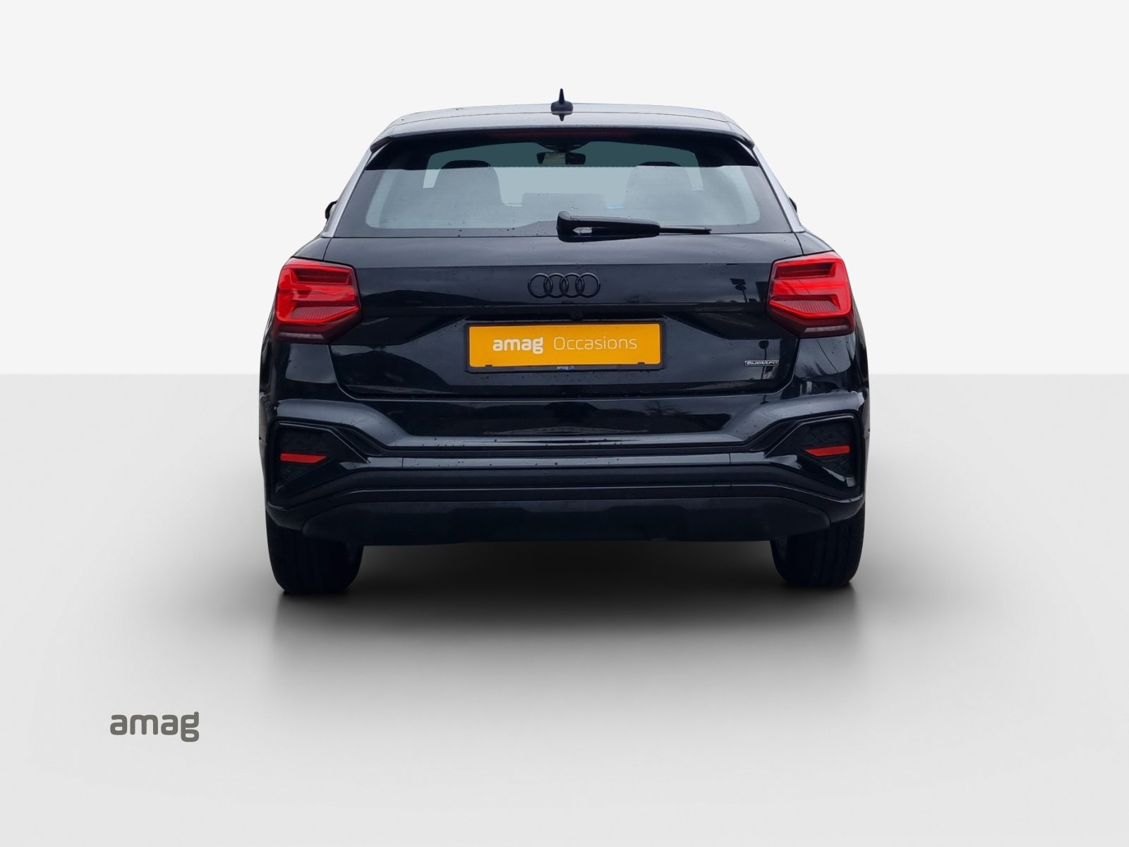 AUDI Q2 40 TFSI S line, Petrol, Second hand / Used, Automatic - 4
