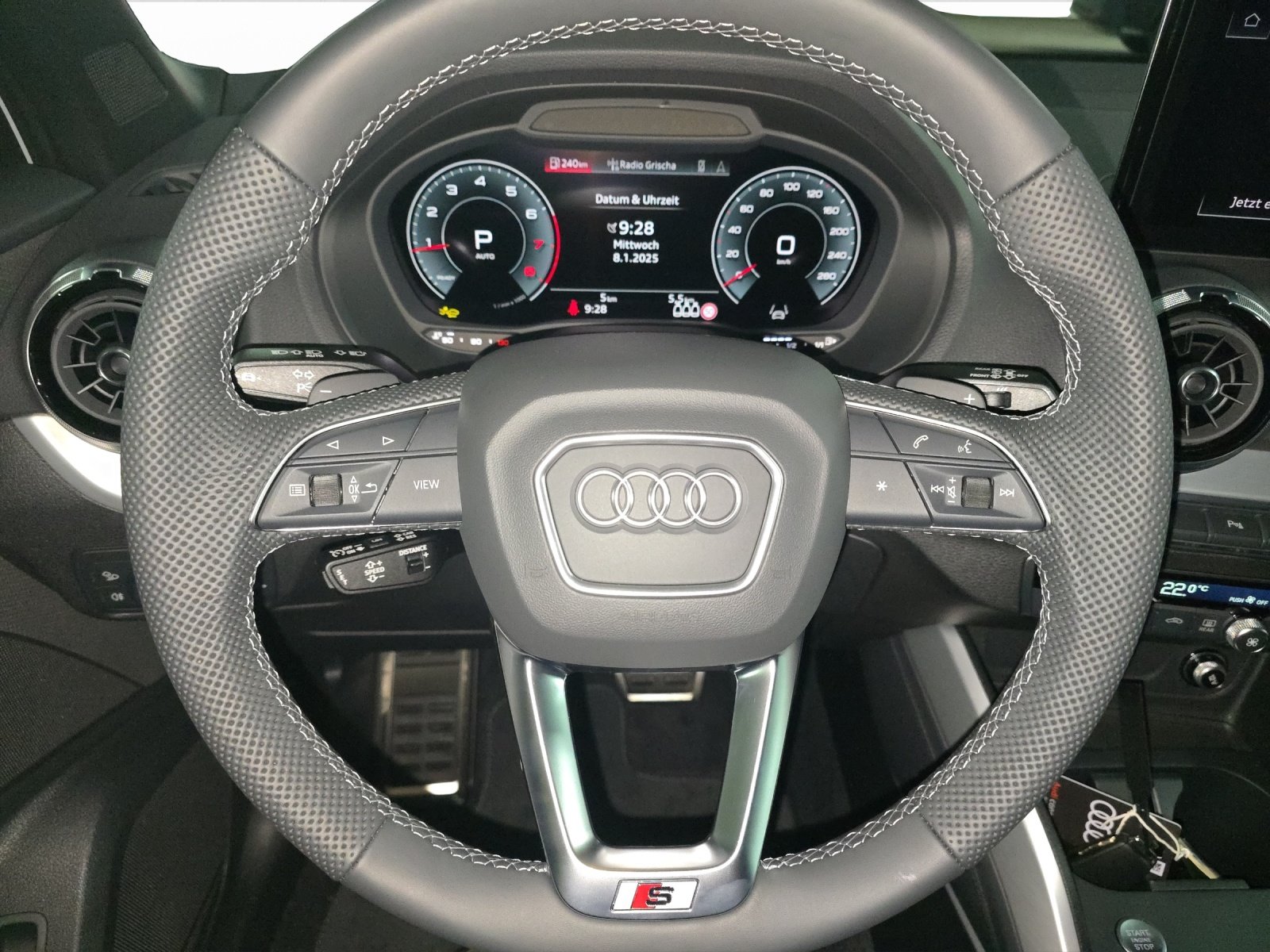 AUDI Q2 40 TFSI S line Attraction quattro S-tronic, Petrol, Second hand / Used, Automatic - 6