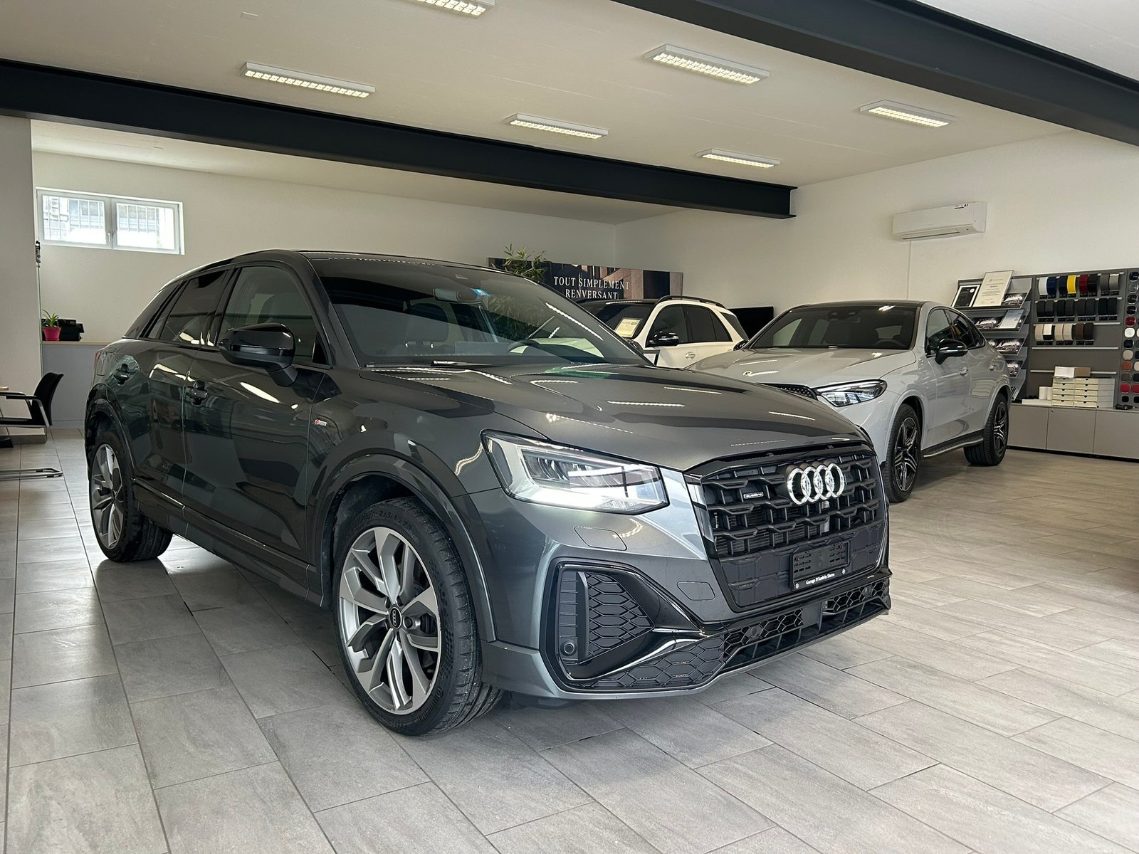 AUDI Q2 40 TFSI S line Attraction quattro S-tronic, Benzin, Occasion / Gebraucht, Automatik - 3