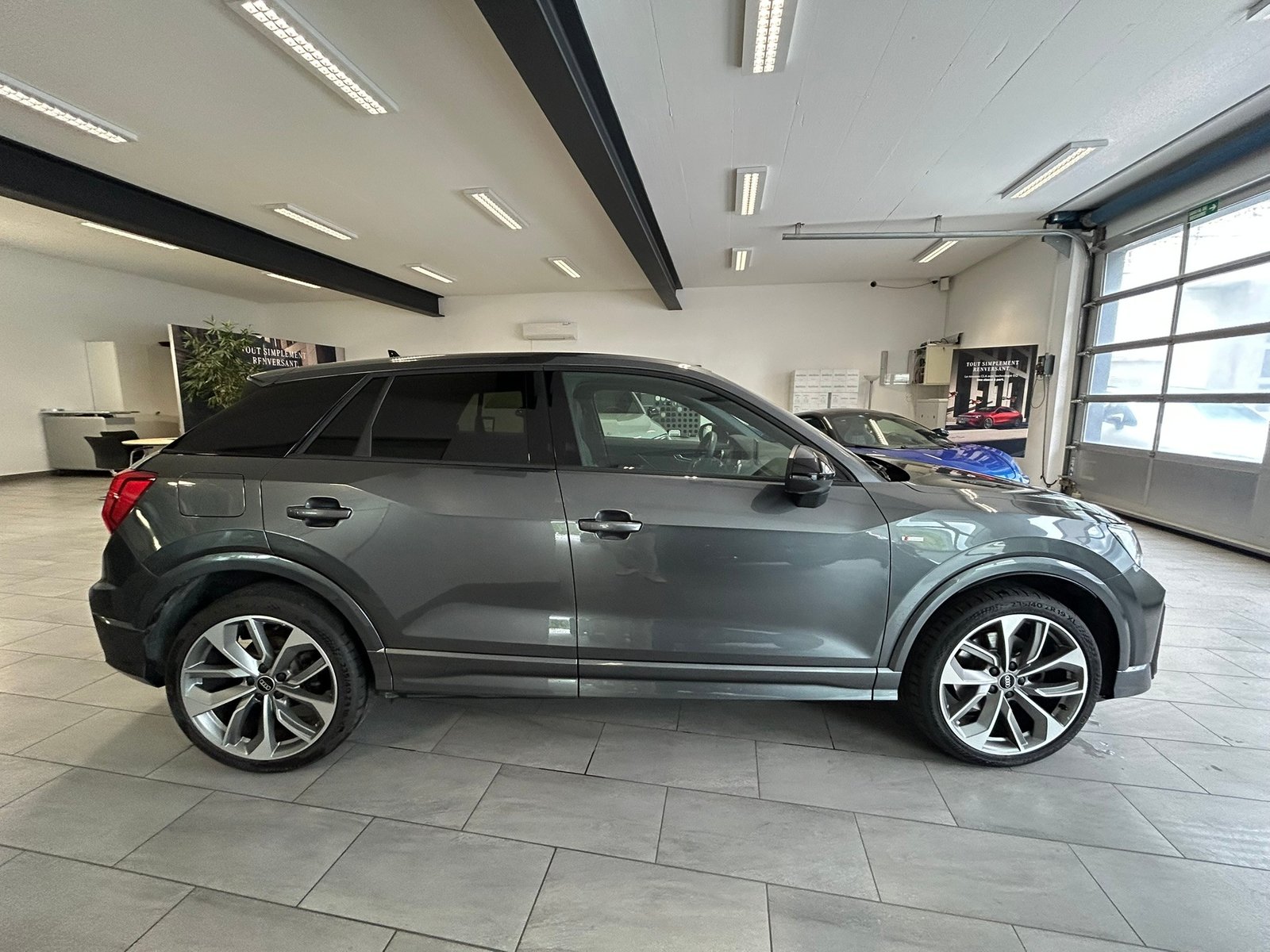 AUDI Q2 40 TFSI S line Attraction quattro S-tronic, Benzin, Occasion / Gebraucht, Automatik - 4