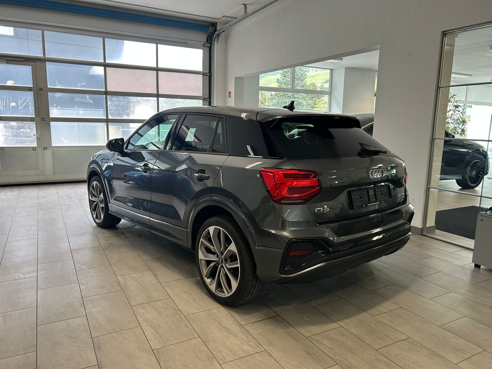 AUDI Q2 40 TFSI S line Attraction quattro S-tronic, Benzin, Occasion / Gebraucht, Automatik - 7