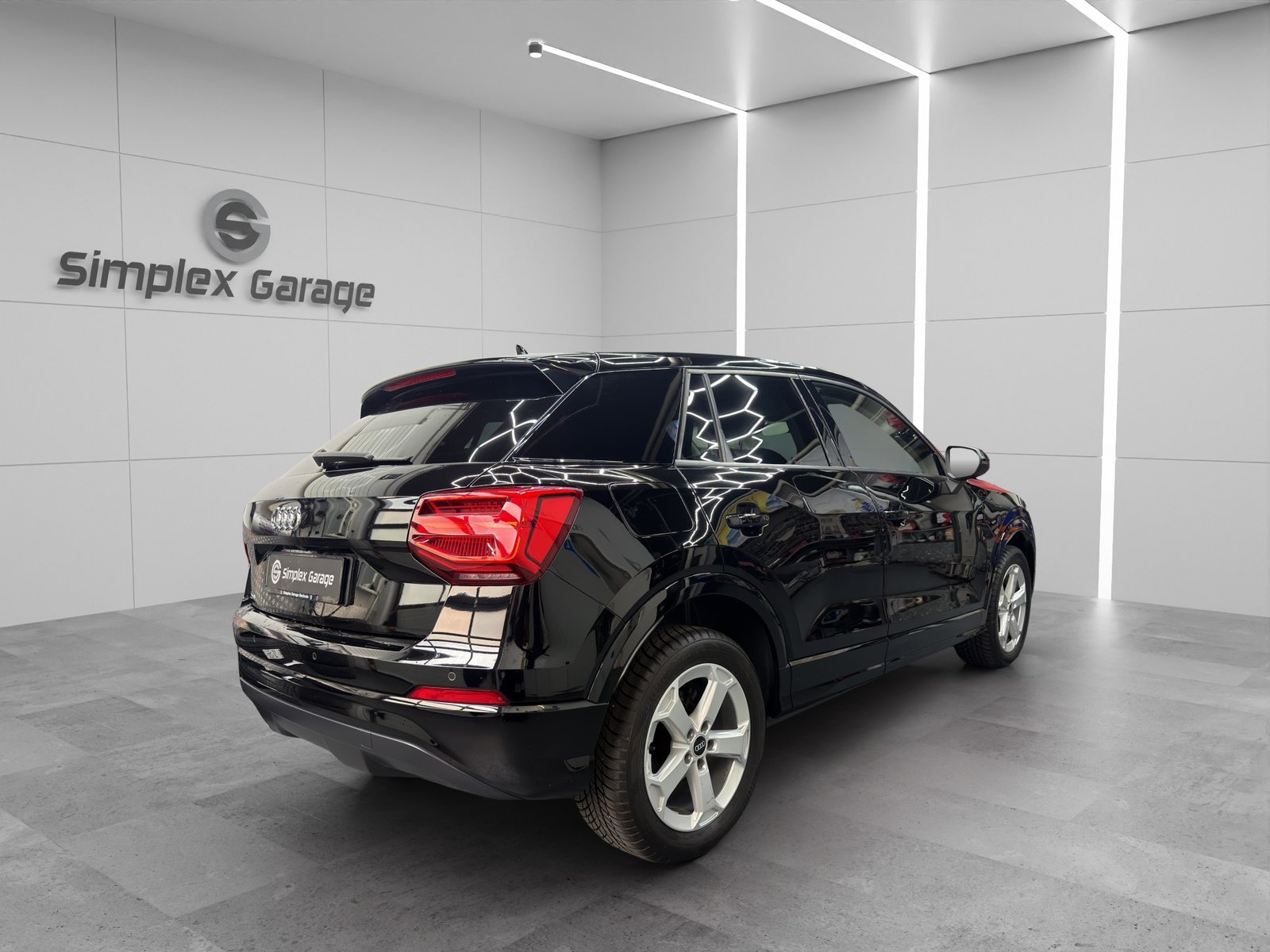 AUDI Q2 35 TFSI Sport Attraction, Petrol, Second hand / Used, Manual - 5