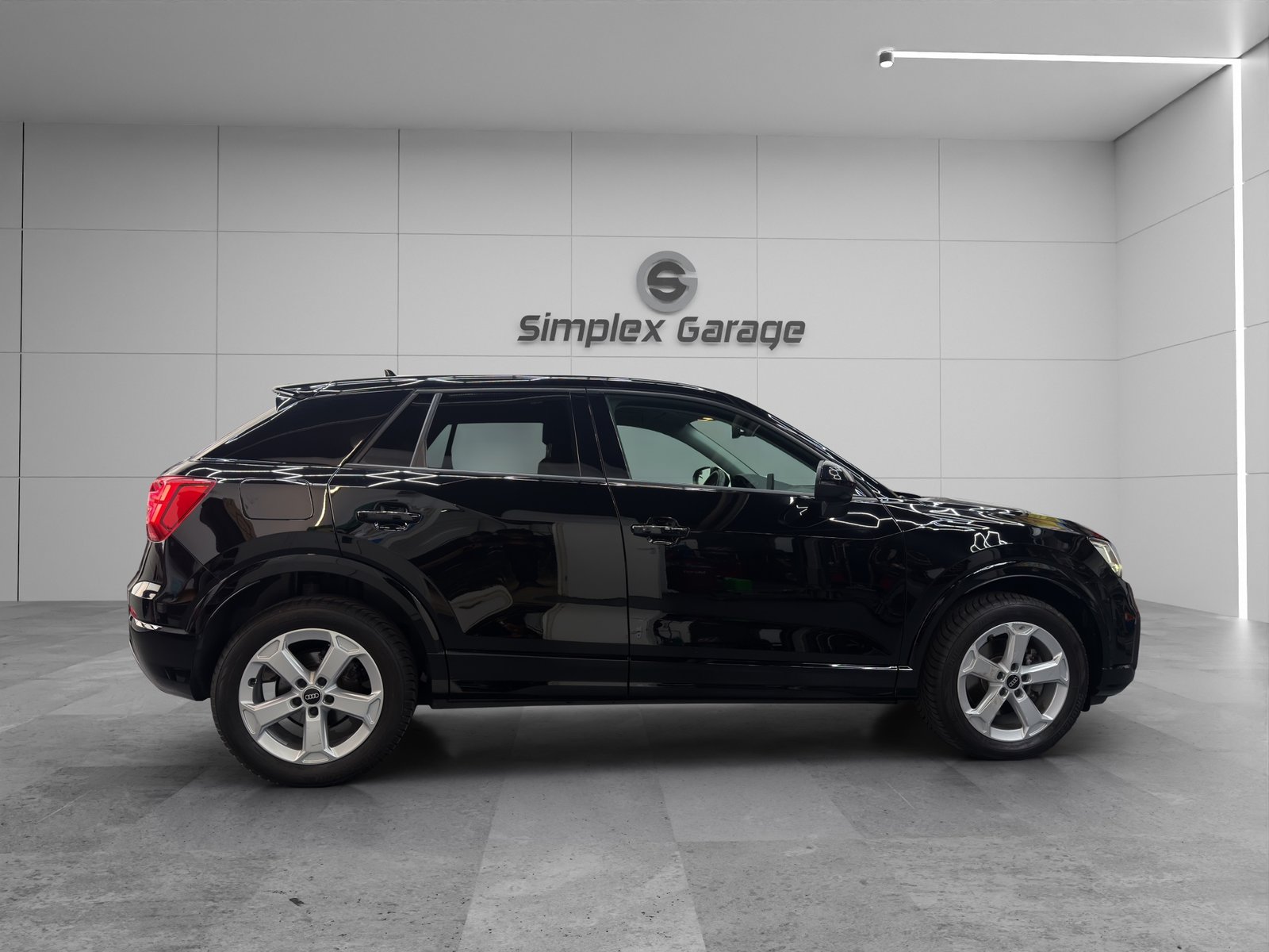 AUDI Q2 35 TFSI Sport Attraction, Petrol, Second hand / Used, Manual - 6